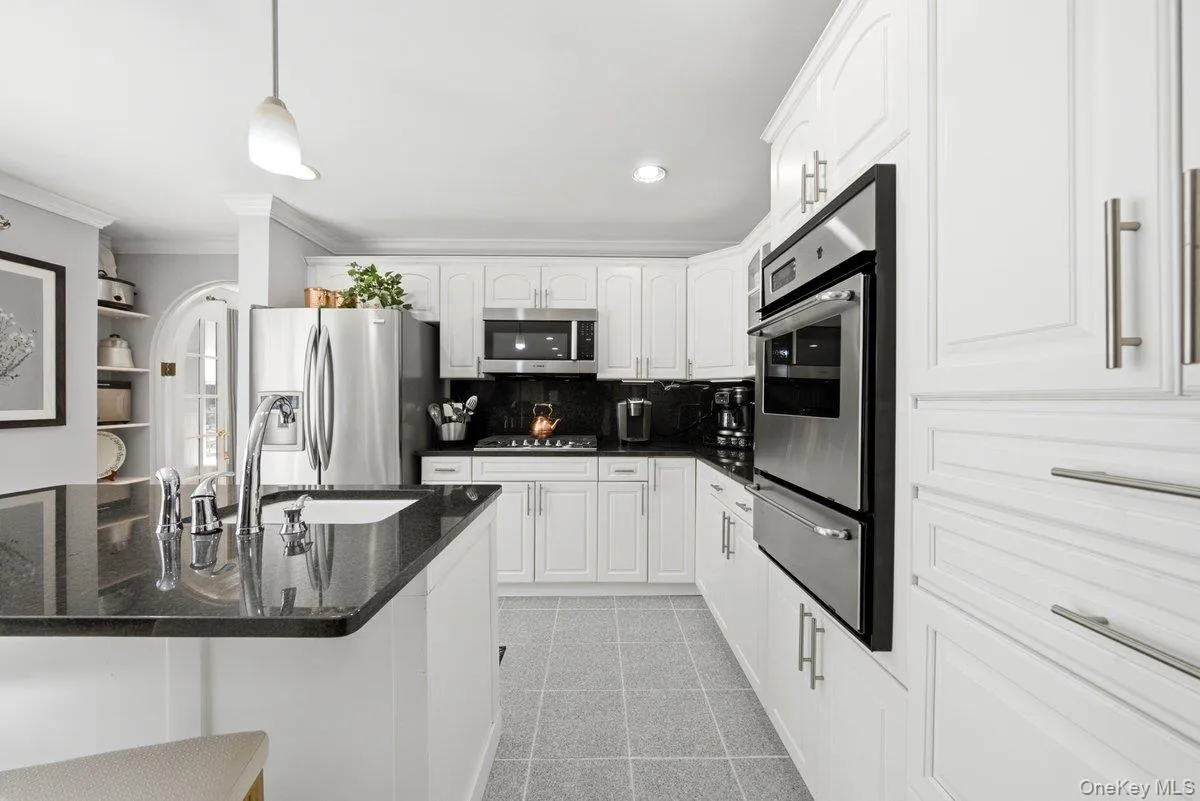 121 Newport Road, Yonkers, NY, 3 Bedrooms Bedrooms, 13 Rooms Rooms,3 BathroomsBathrooms,Residential,For Rent,Newport,0,1036801 121 Newport Road, Yonkers, NY, 3 Bedrooms Bedrooms, 13 Rooms Rooms,3 BathroomsBathrooms,Residential,For Rent,Newport,0,1036801