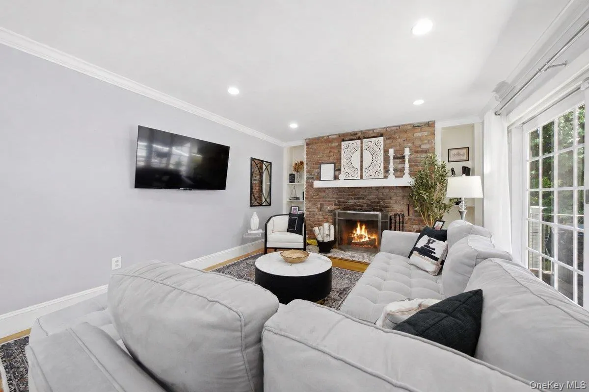 121 Newport Road, Yonkers, NY, 3 Bedrooms Bedrooms, 13 Rooms Rooms,3 BathroomsBathrooms,Residential,For Rent,Newport,0,1036801 121 Newport Road, Yonkers, NY, 3 Bedrooms Bedrooms, 13 Rooms Rooms,3 BathroomsBathrooms,Residential,For Rent,Newport,0,1036801