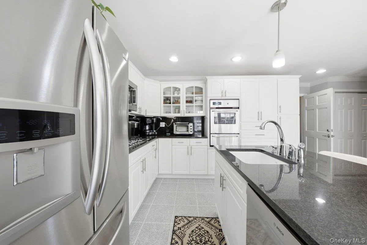 121 Newport Road, Yonkers, NY, 3 Bedrooms Bedrooms, 13 Rooms Rooms,3 BathroomsBathrooms,Residential,For Rent,Newport,0,1036801 121 Newport Road, Yonkers, NY, 3 Bedrooms Bedrooms, 13 Rooms Rooms,3 BathroomsBathrooms,Residential,For Rent,Newport,0,1036801