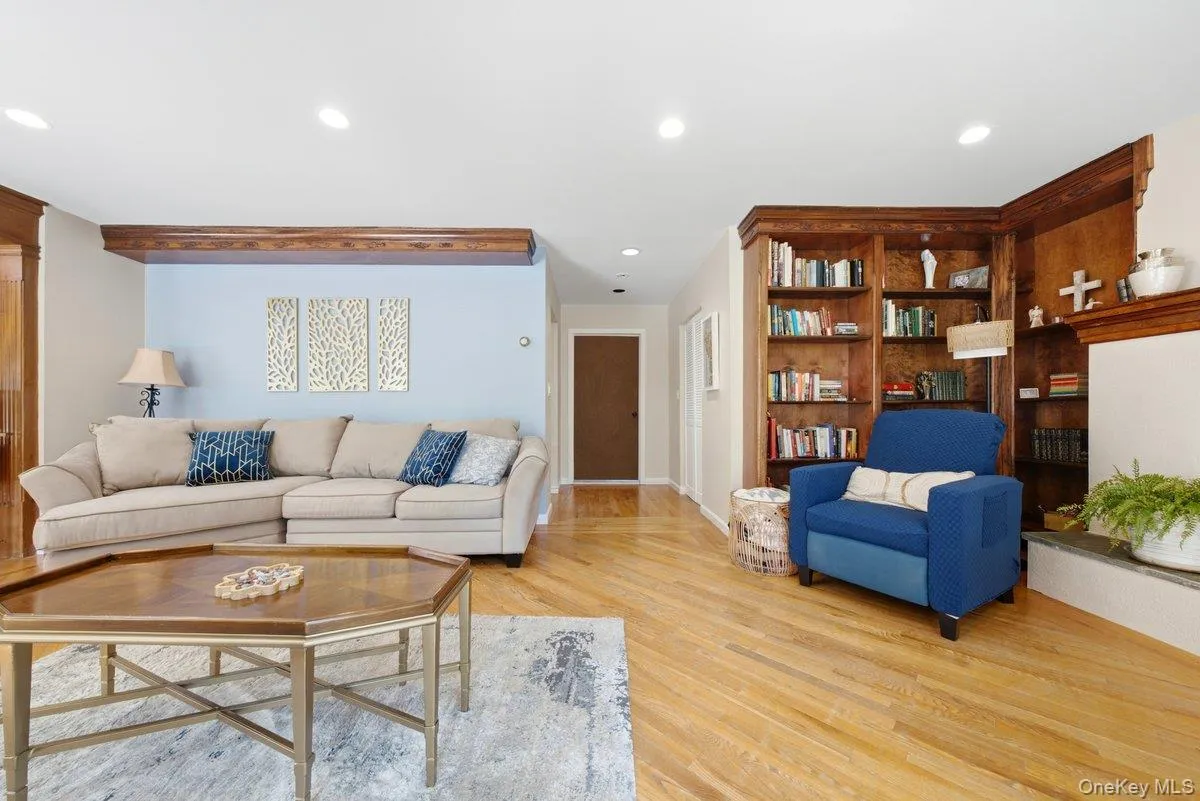 121 Newport Road, Yonkers, NY, 3 Bedrooms Bedrooms, 13 Rooms Rooms,3 BathroomsBathrooms,Residential,For Rent,Newport,0,1036801 121 Newport Road, Yonkers, NY, 3 Bedrooms Bedrooms, 13 Rooms Rooms,3 BathroomsBathrooms,Residential,For Rent,Newport,0,1036801