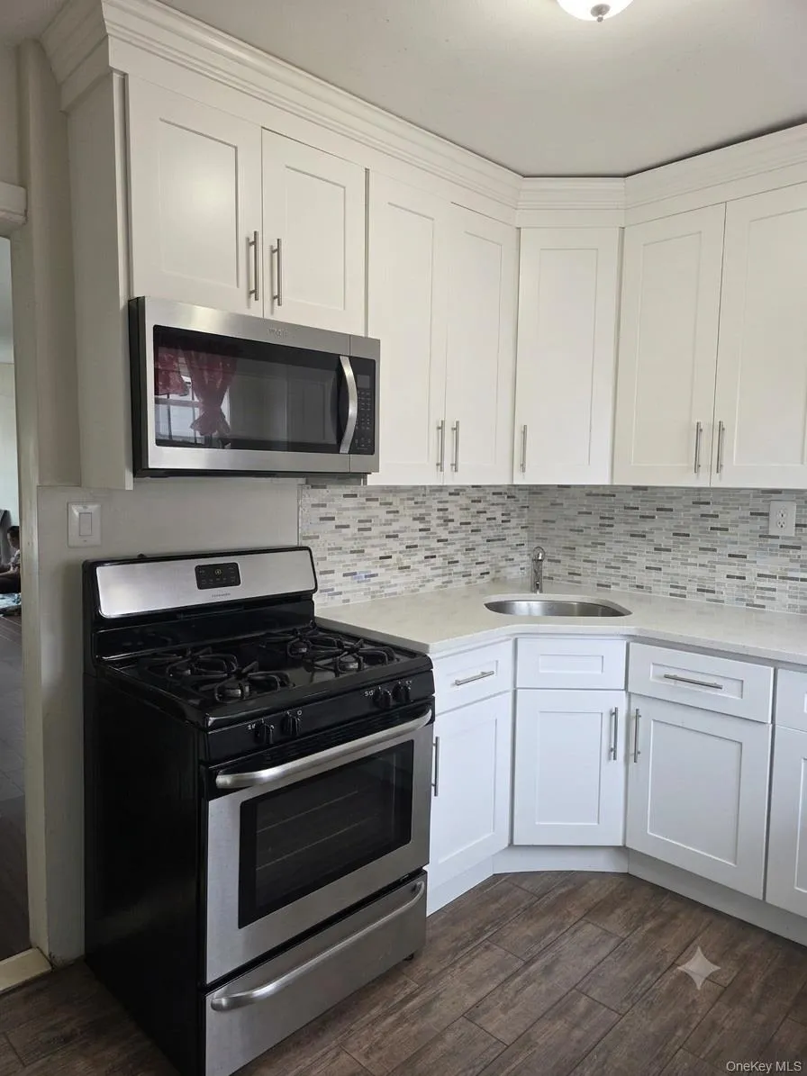 92-10 212th Place, New York, NY, 2 Bedrooms Bedrooms, 8 Rooms Rooms,1 BathroomBathrooms,Residential,For Rent,212th,0,1036805 92-10 212th Place, New York, NY, 2 Bedrooms Bedrooms, 8 Rooms Rooms,1 BathroomBathrooms,Residential,For Rent,212th,0,1036805