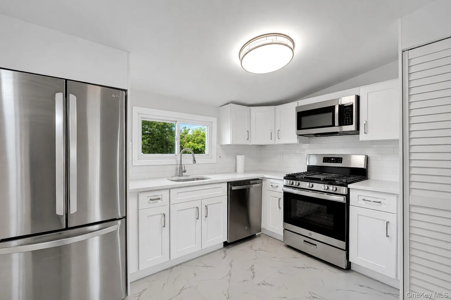 14 Marie Lane, Islip, NY, 4 Bedrooms Bedrooms, 6 Rooms Rooms,1 BathroomBathrooms,Residential,For Rent,Marie,0,1036809 14 Marie Lane, Islip, NY, 4 Bedrooms Bedrooms, 6 Rooms Rooms,1 BathroomBathrooms,Residential,For Rent,Marie,0,1036809