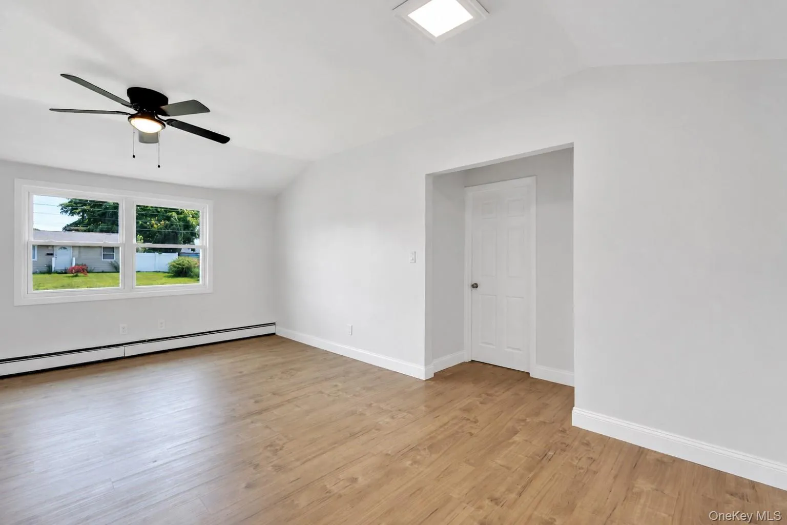 14 Marie Lane, Islip, NY, 4 Bedrooms Bedrooms, 6 Rooms Rooms,1 BathroomBathrooms,Residential,For Rent,Marie,0,1036809 14 Marie Lane, Islip, NY, 4 Bedrooms Bedrooms, 6 Rooms Rooms,1 BathroomBathrooms,Residential,For Rent,Marie,0,1036809