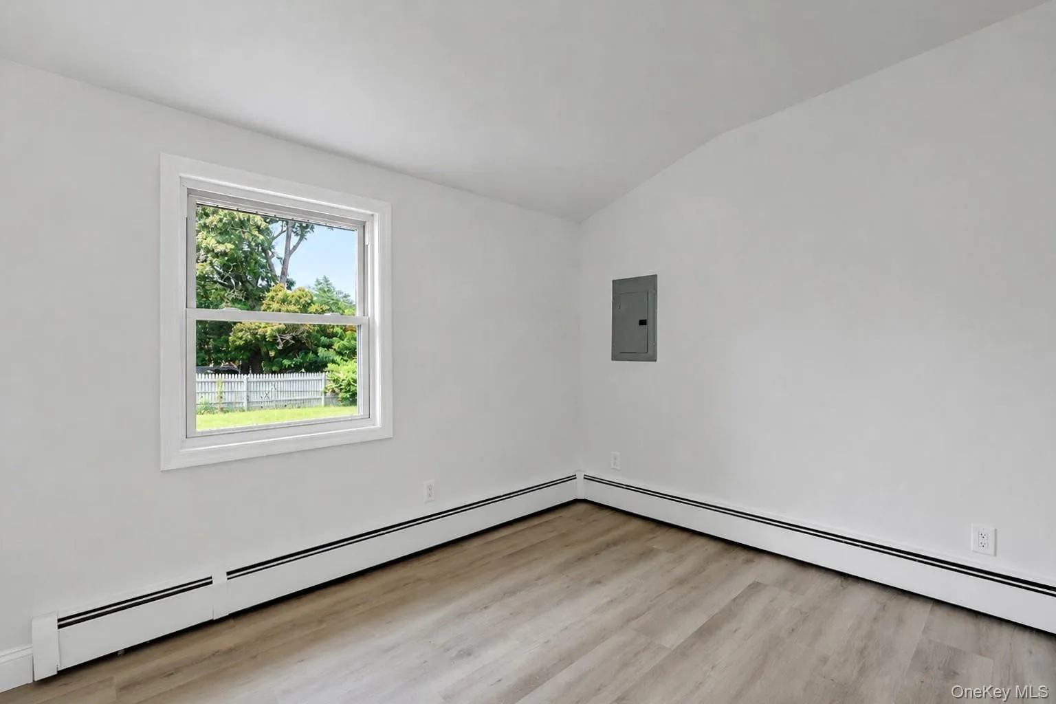 14 Marie Lane, Islip, NY, 4 Bedrooms Bedrooms, 6 Rooms Rooms,1 BathroomBathrooms,Residential,For Rent,Marie,0,1036809 14 Marie Lane, Islip, NY, 4 Bedrooms Bedrooms, 6 Rooms Rooms,1 BathroomBathrooms,Residential,For Rent,Marie,0,1036809