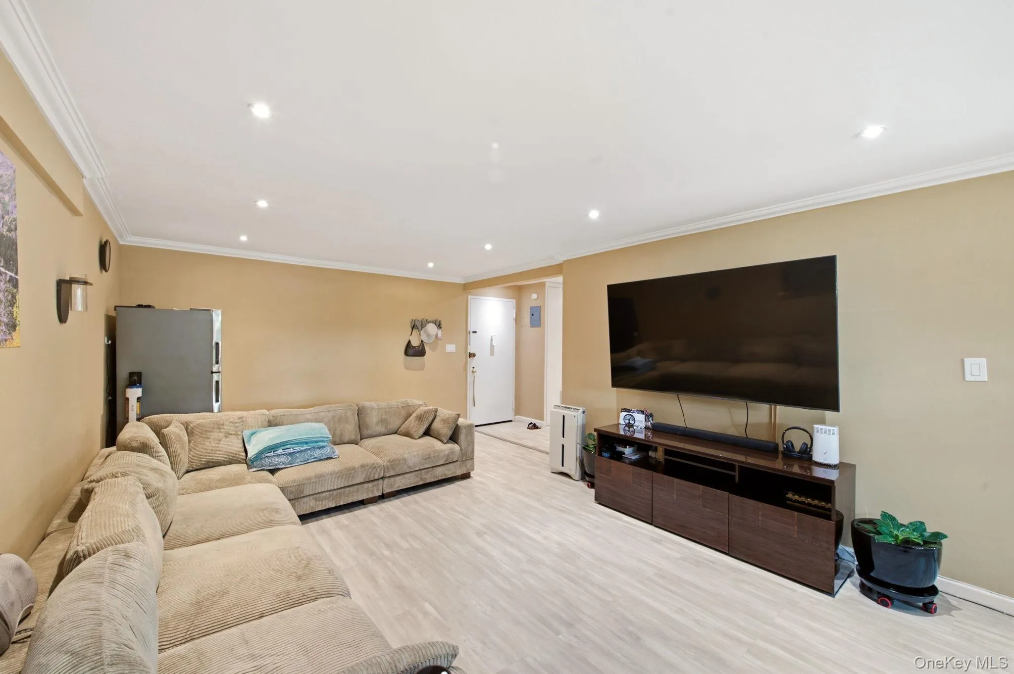 180 South Middle Neck, North Hempstead, NY, 1 Bedroom Bedrooms, 5 Rooms Rooms,1 BathroomBathrooms,Residential,For Rent,South Middle Neck,0,1036810 180 South Middle Neck, North Hempstead, NY, 1 Bedroom Bedrooms, 5 Rooms Rooms,1 BathroomBathrooms,Residential,For Rent,South Middle Neck,0,1036810