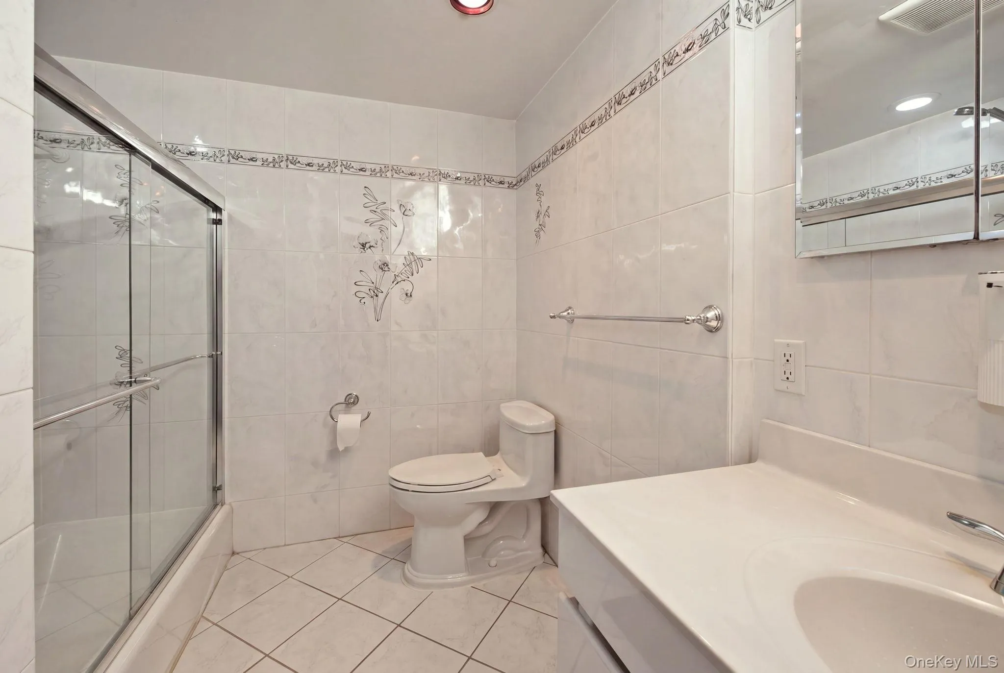 180 South Middle Neck, North Hempstead, NY, 1 Bedroom Bedrooms, 5 Rooms Rooms,1 BathroomBathrooms,Residential,For Rent,South Middle Neck,0,1036810 180 South Middle Neck, North Hempstead, NY, 1 Bedroom Bedrooms, 5 Rooms Rooms,1 BathroomBathrooms,Residential,For Rent,South Middle Neck,0,1036810