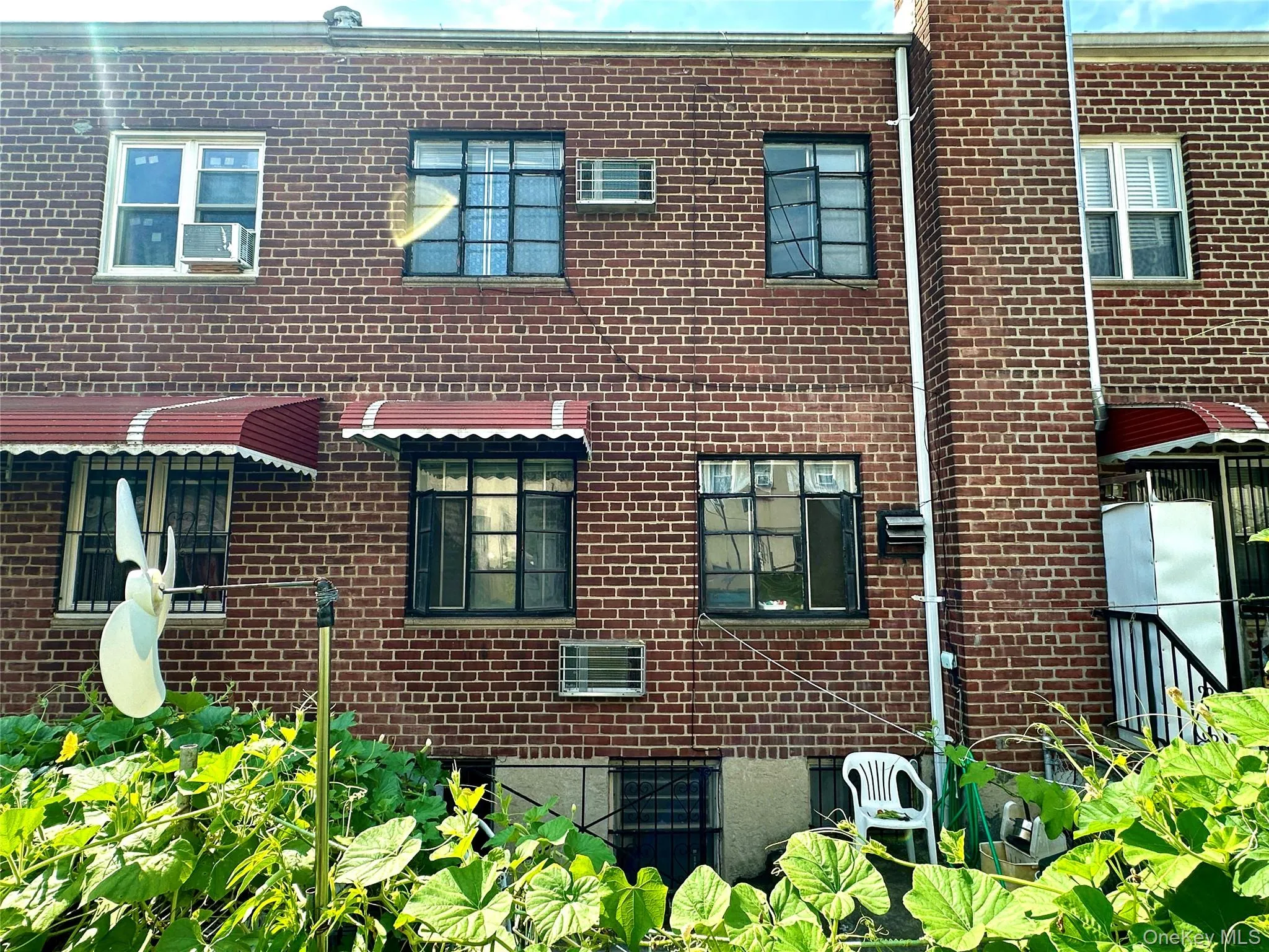 97-33 42nd Avenue, New York, NY, 3 Bedrooms Bedrooms, 6 Rooms Rooms,1 BathroomBathrooms,Residential,For Rent,42nd,0,1036812 97-33 42nd Avenue, New York, NY, 3 Bedrooms Bedrooms, 6 Rooms Rooms,1 BathroomBathrooms,Residential,For Rent,42nd,0,1036812