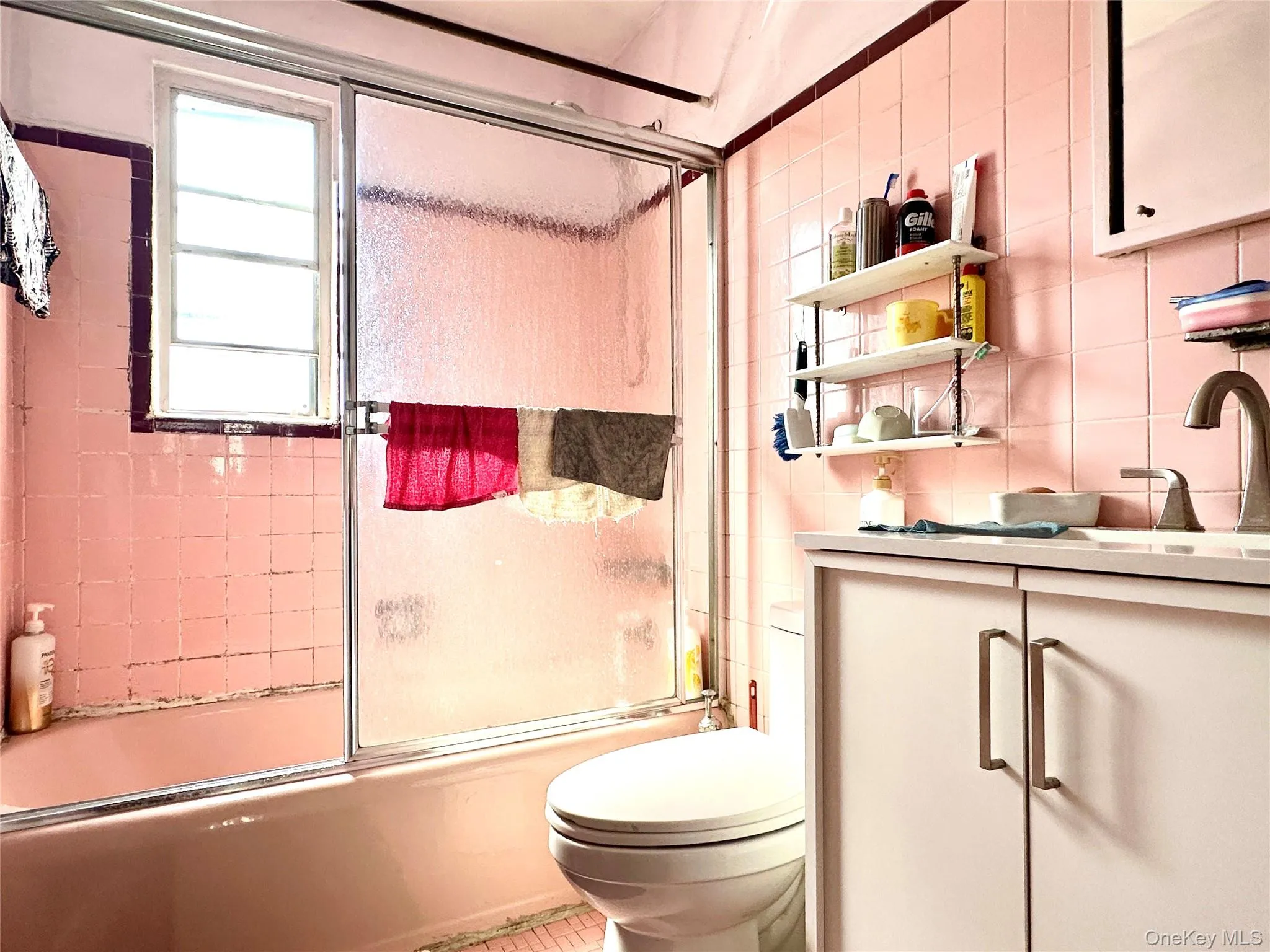 97-33 42nd Avenue, New York, NY, 3 Bedrooms Bedrooms, 6 Rooms Rooms,1 BathroomBathrooms,Residential,For Rent,42nd,0,1036812 97-33 42nd Avenue, New York, NY, 3 Bedrooms Bedrooms, 6 Rooms Rooms,1 BathroomBathrooms,Residential,For Rent,42nd,0,1036812