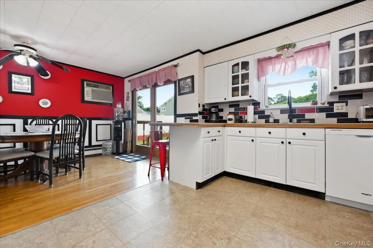 23 Hampshire Drive, Oyster Bay, NY, 4 Bedrooms Bedrooms, 10 Rooms Rooms,2 BathroomsBathrooms,Residential,For Rent,Hampshire,0,1036814 23 Hampshire Drive, Oyster Bay, NY, 4 Bedrooms Bedrooms, 10 Rooms Rooms,2 BathroomsBathrooms,Residential,For Rent,Hampshire,0,1036814