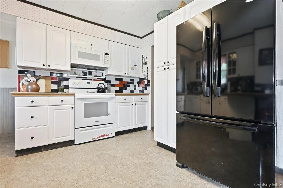 23 Hampshire Drive, Oyster Bay, NY, 4 Bedrooms Bedrooms, 10 Rooms Rooms,2 BathroomsBathrooms,Residential,For Rent,Hampshire,0,1036814 23 Hampshire Drive, Oyster Bay, NY, 4 Bedrooms Bedrooms, 10 Rooms Rooms,2 BathroomsBathrooms,Residential,For Rent,Hampshire,0,1036814