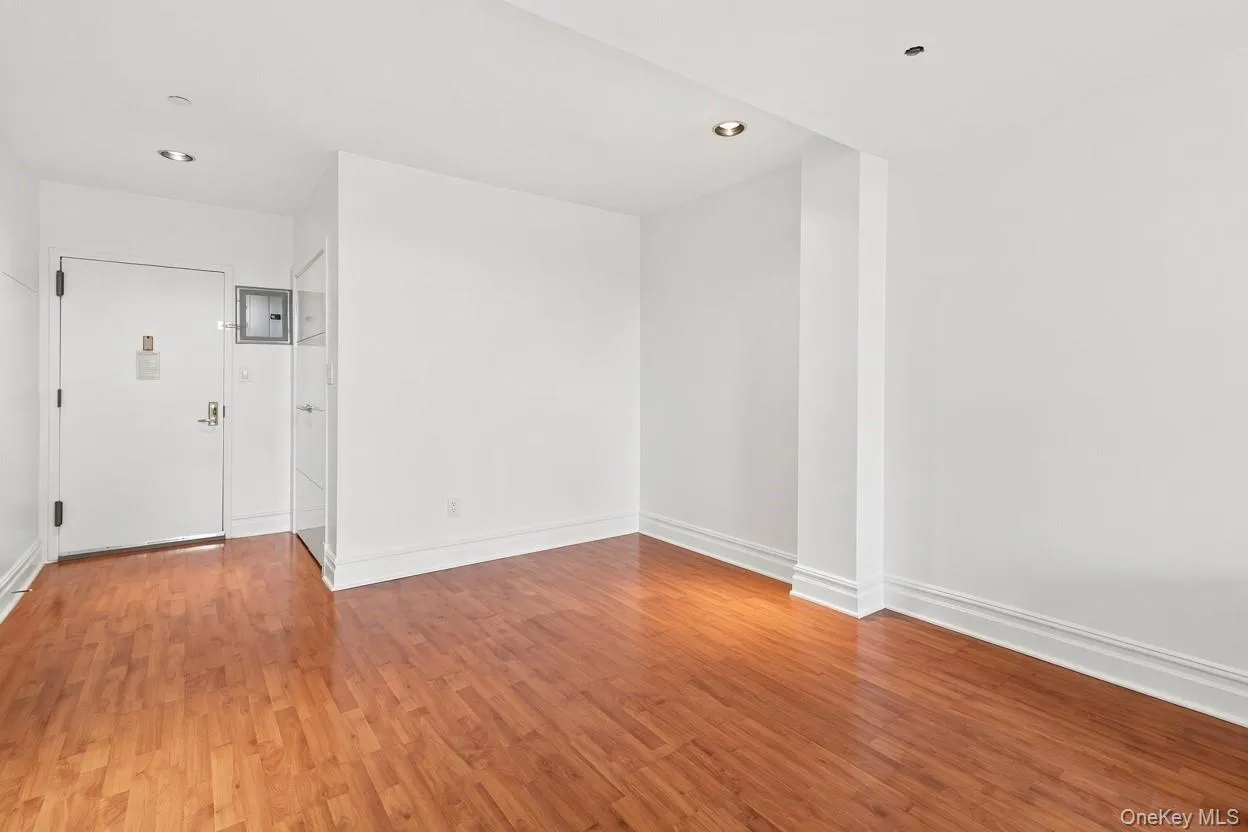 45-02 Ditmars Boulevard, New York, NY, 1 Bedroom Bedrooms, 4 Rooms Rooms,1 BathroomBathrooms,Residential,For Rent,Ditmars,0,1036818 45-02 Ditmars Boulevard, New York, NY, 1 Bedroom Bedrooms, 4 Rooms Rooms,1 BathroomBathrooms,Residential,For Rent,Ditmars,0,1036818