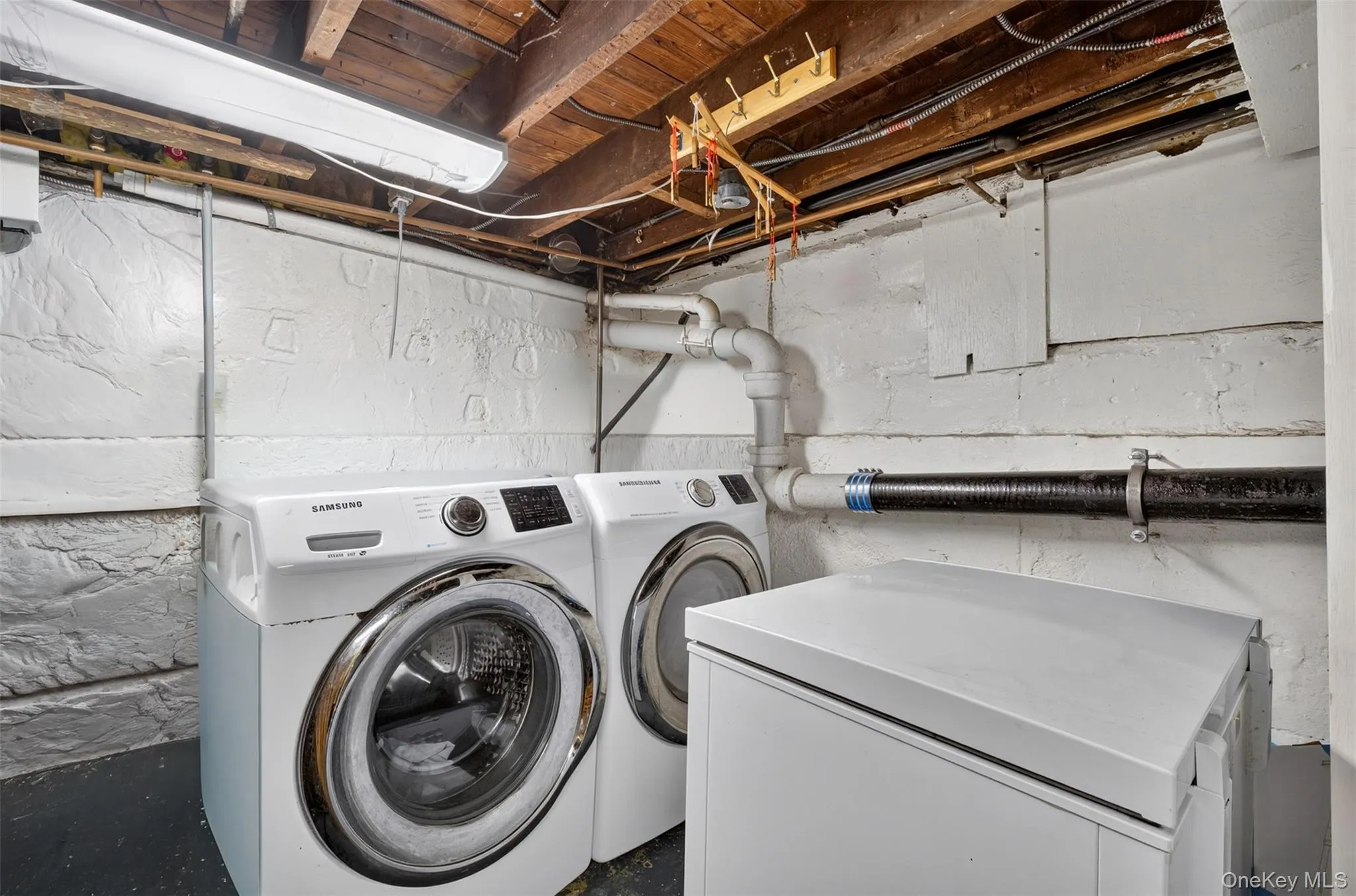 3323 200th Street, New York, NY, 3 Bedrooms Bedrooms, 6 Rooms Rooms,2 BathroomsBathrooms,Residential,For Rent,200th,0,1036823 3323 200th Street, New York, NY, 3 Bedrooms Bedrooms, 6 Rooms Rooms,2 BathroomsBathrooms,Residential,For Rent,200th,0,1036823