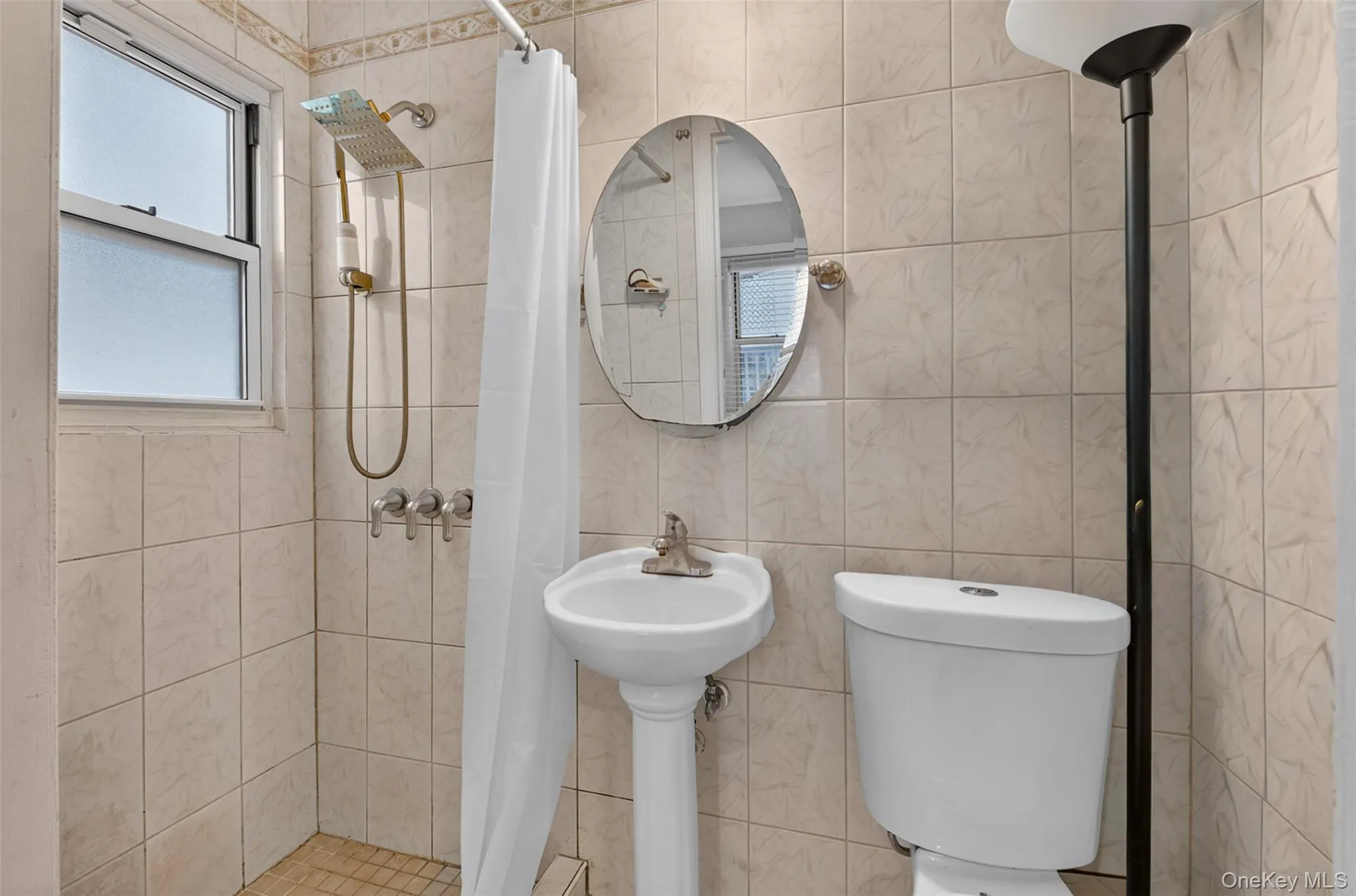 3323 200th Street, New York, NY, 3 Bedrooms Bedrooms, 6 Rooms Rooms,2 BathroomsBathrooms,Residential,For Rent,200th,0,1036823 3323 200th Street, New York, NY, 3 Bedrooms Bedrooms, 6 Rooms Rooms,2 BathroomsBathrooms,Residential,For Rent,200th,0,1036823