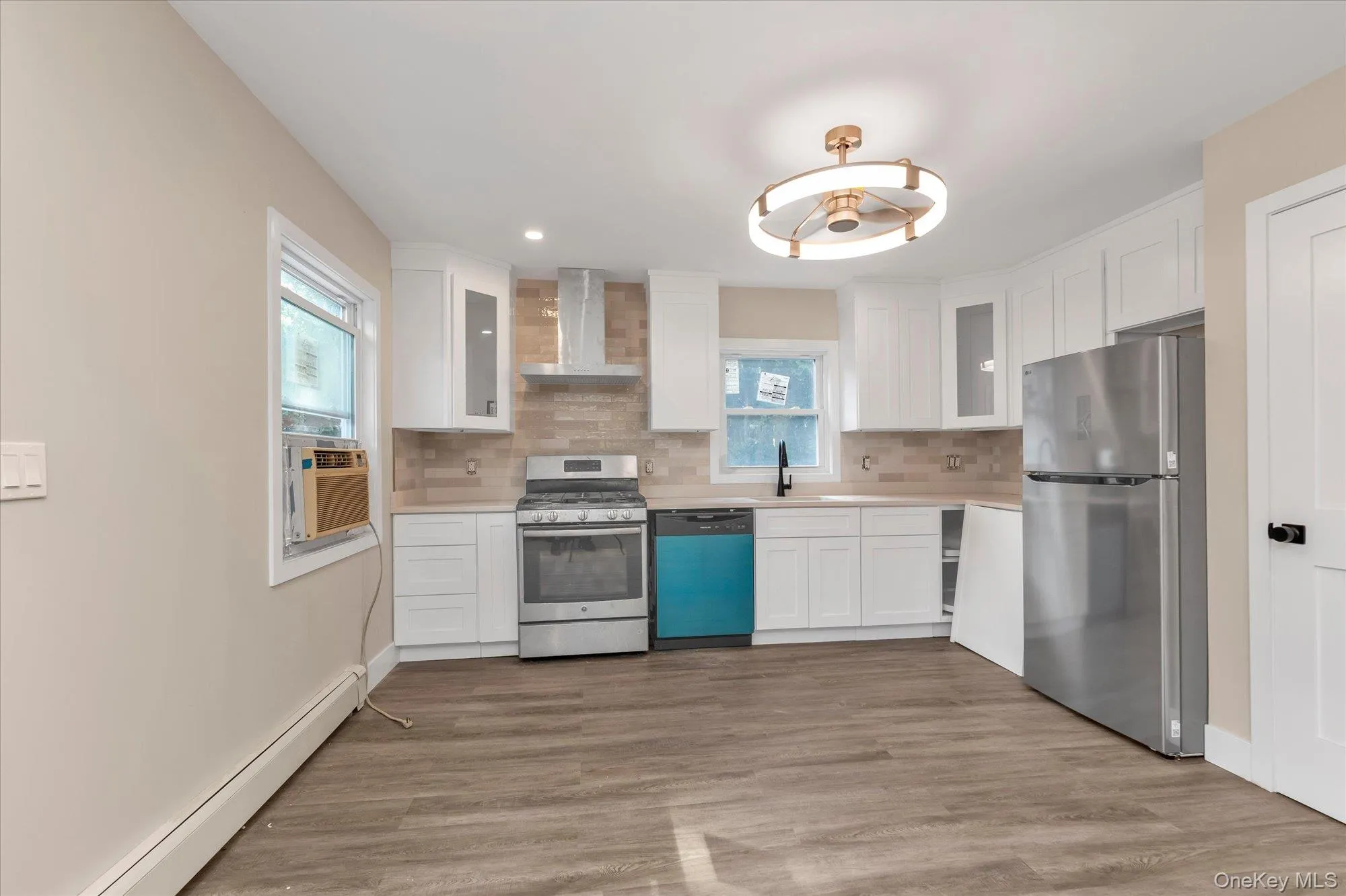 10 Stratton, Huntington, NY, 4 Bedrooms Bedrooms, 6 Rooms Rooms,2 BathroomsBathrooms,Residential Lease,For Rent,Stratton,0,1036831 10 Stratton, Huntington, NY, 4 Bedrooms Bedrooms, 6 Rooms Rooms,2 BathroomsBathrooms,Residential Lease,For Rent,Stratton,0,1036831
