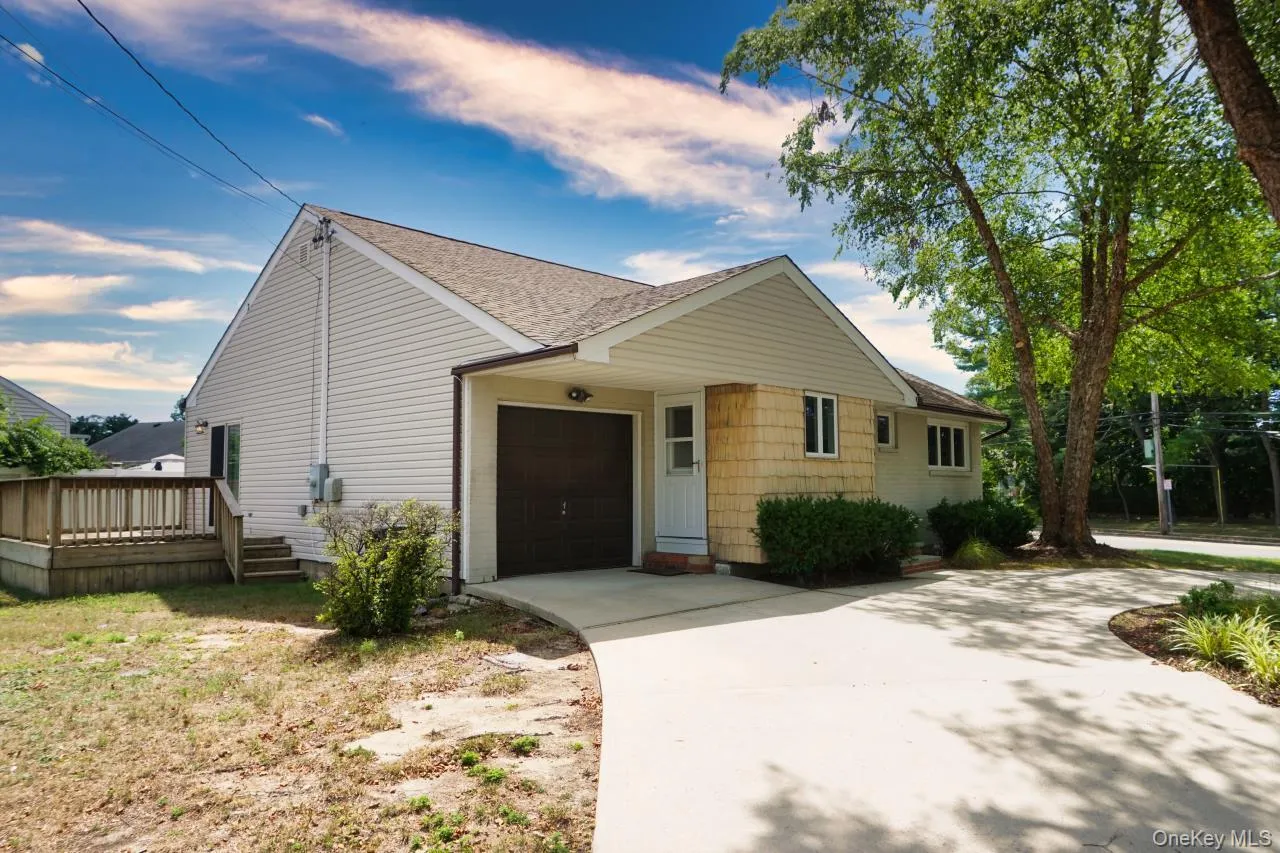 108 Glen Road, Babylon, NY, 3 Bedrooms Bedrooms, 5 Rooms Rooms,1 BathroomBathrooms,Residential,For Rent,Glen,0,1036839 108 Glen Road, Babylon, NY, 3 Bedrooms Bedrooms, 5 Rooms Rooms,1 BathroomBathrooms,Residential,For Rent,Glen,0,1036839