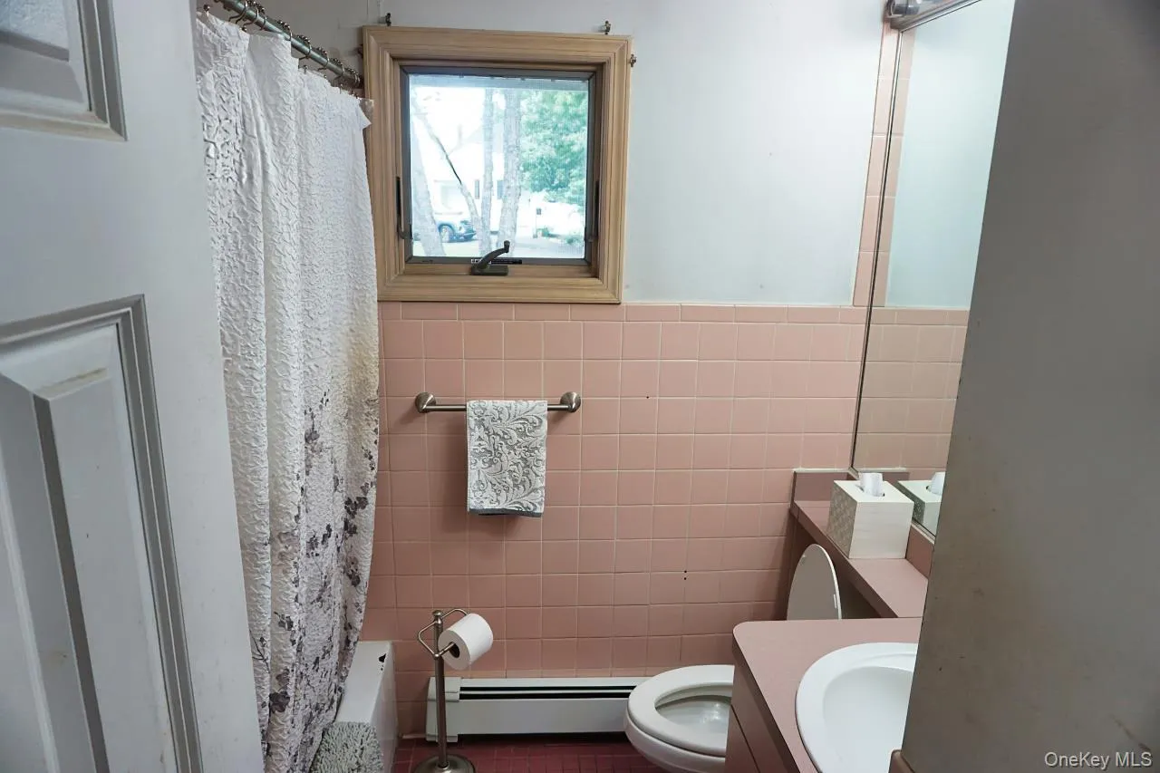 108 Glen Road, Babylon, NY, 3 Bedrooms Bedrooms, 5 Rooms Rooms,1 BathroomBathrooms,Residential,For Rent,Glen,0,1036839 108 Glen Road, Babylon, NY, 3 Bedrooms Bedrooms, 5 Rooms Rooms,1 BathroomBathrooms,Residential,For Rent,Glen,0,1036839