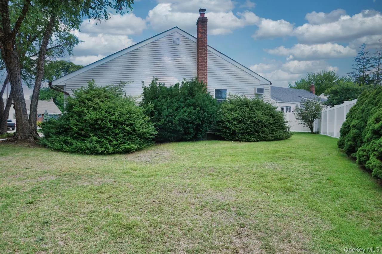 108 Glen Road, Babylon, NY, 3 Bedrooms Bedrooms, 5 Rooms Rooms,1 BathroomBathrooms,Residential,For Rent,Glen,0,1036839 108 Glen Road, Babylon, NY, 3 Bedrooms Bedrooms, 5 Rooms Rooms,1 BathroomBathrooms,Residential,For Rent,Glen,0,1036839