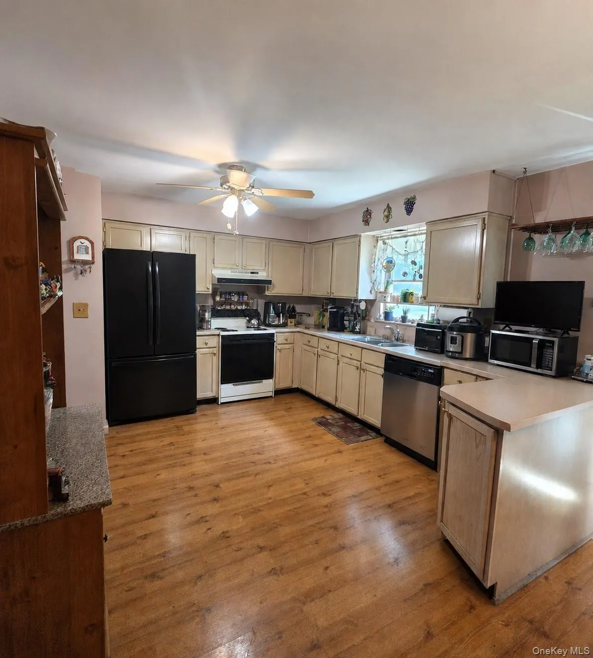 10 Andre Drive, Woodbury, NY, 3 Bedrooms Bedrooms, 7 Rooms Rooms,2 BathroomsBathrooms,Residential,For Rent,Andre,0,1036840 10 Andre Drive, Woodbury, NY, 3 Bedrooms Bedrooms, 7 Rooms Rooms,2 BathroomsBathrooms,Residential,For Rent,Andre,0,1036840