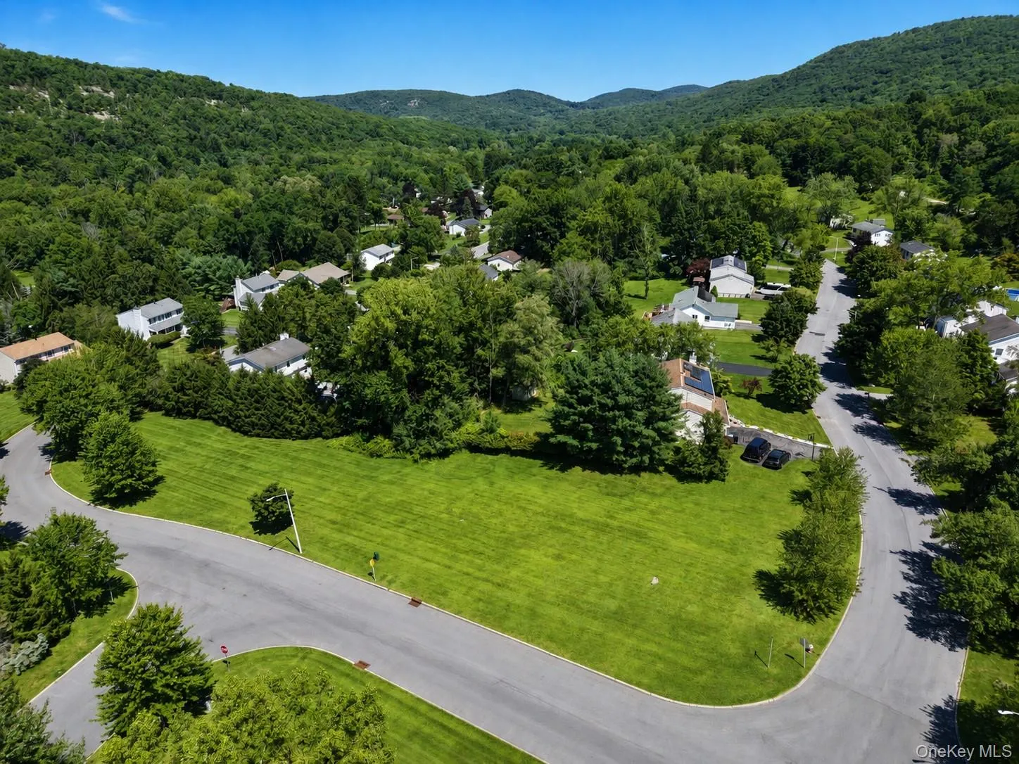 10 Andre Drive, Woodbury, NY, 3 Bedrooms Bedrooms, 7 Rooms Rooms,2 BathroomsBathrooms,Residential,For Rent,Andre,0,1036840 10 Andre Drive, Woodbury, NY, 3 Bedrooms Bedrooms, 7 Rooms Rooms,2 BathroomsBathrooms,Residential,For Rent,Andre,0,1036840