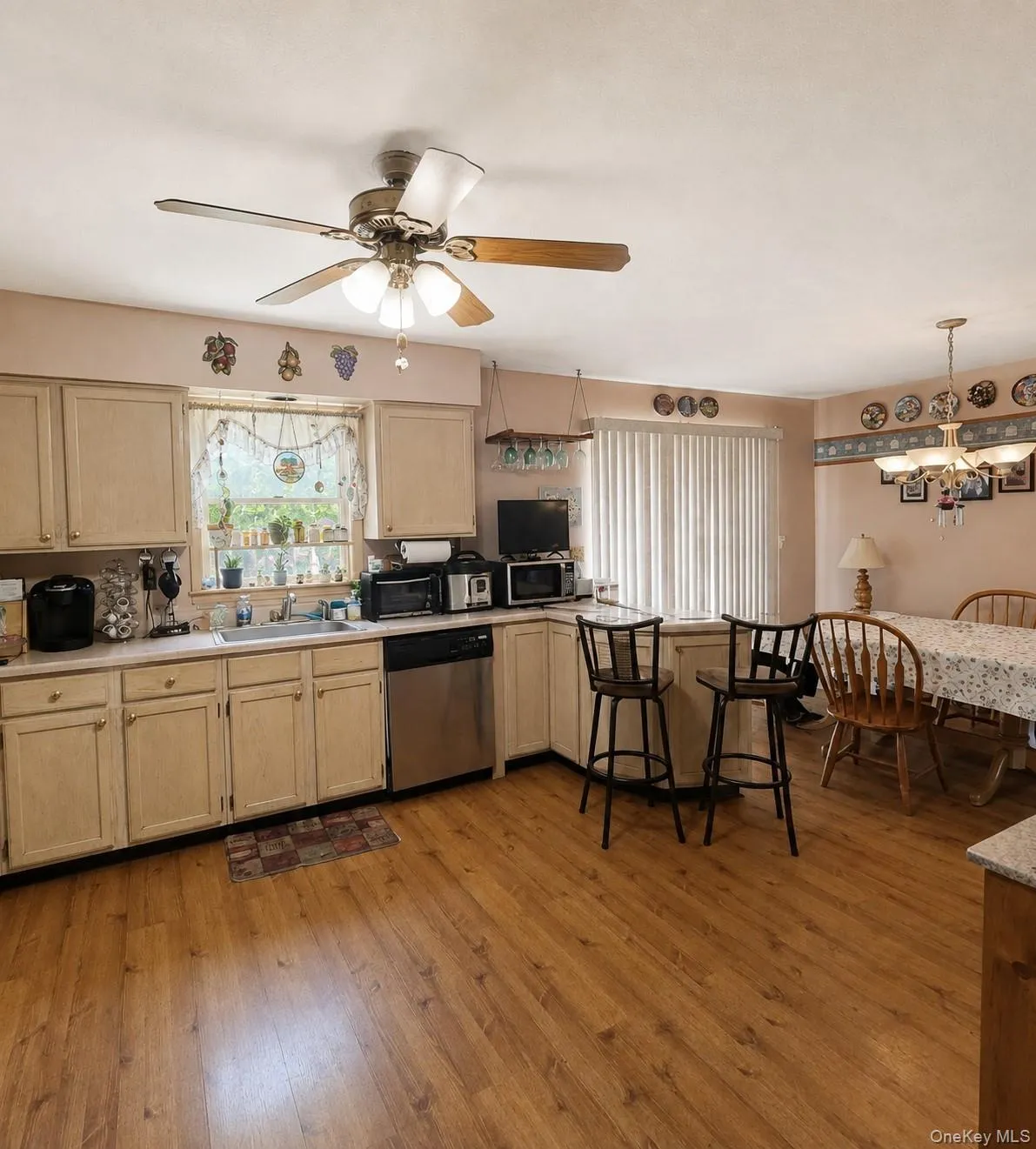 10 Andre Drive, Woodbury, NY, 3 Bedrooms Bedrooms, 7 Rooms Rooms,2 BathroomsBathrooms,Residential,For Rent,Andre,0,1036840 10 Andre Drive, Woodbury, NY, 3 Bedrooms Bedrooms, 7 Rooms Rooms,2 BathroomsBathrooms,Residential,For Rent,Andre,0,1036840