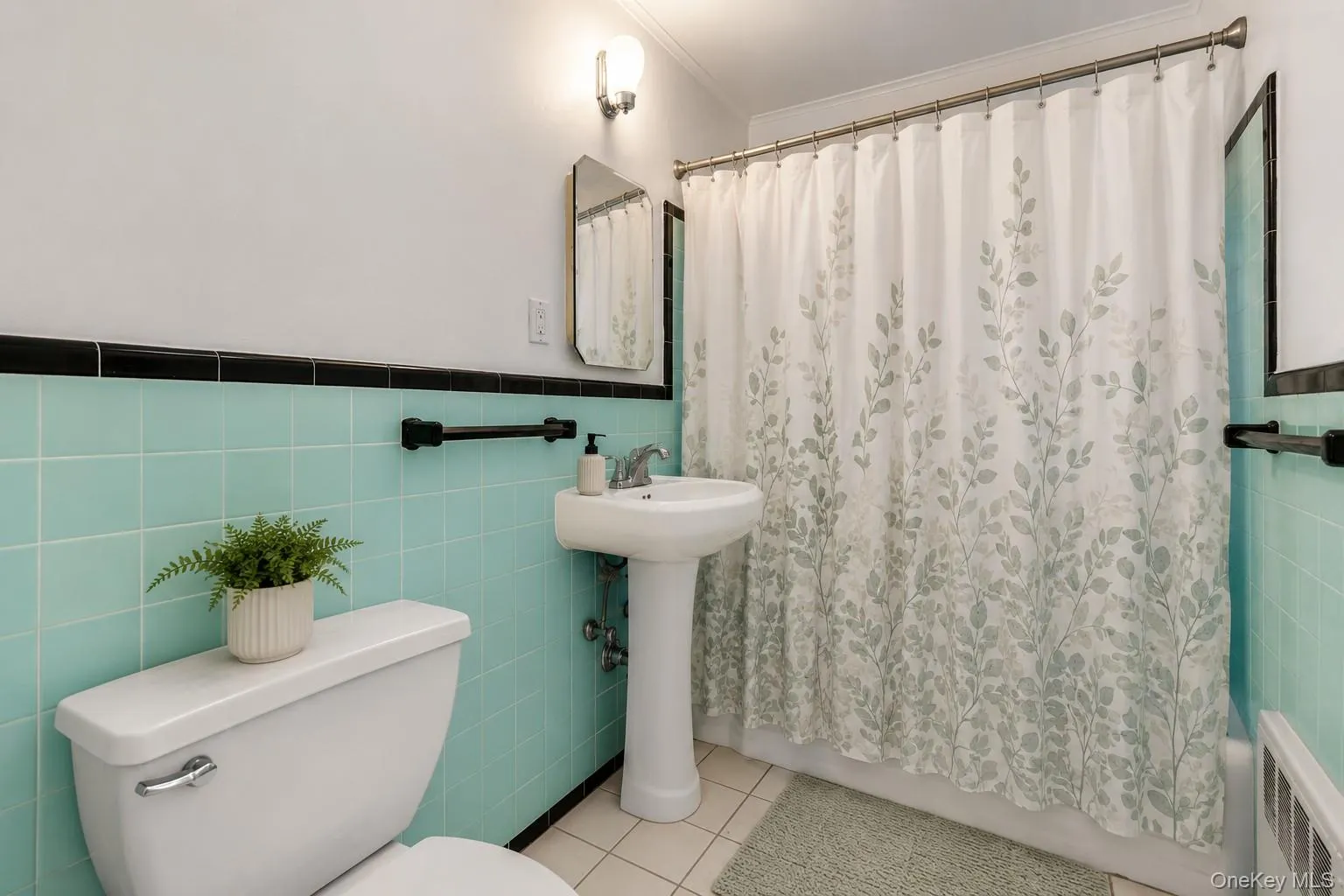 17 Robins Crescent, New Rochelle, NY, 1 Bedroom Bedrooms, 3 Rooms Rooms,1 BathroomBathrooms,Residential,For Rent,Robins,0,1036843 17 Robins Crescent, New Rochelle, NY, 1 Bedroom Bedrooms, 3 Rooms Rooms,1 BathroomBathrooms,Residential,For Rent,Robins,0,1036843