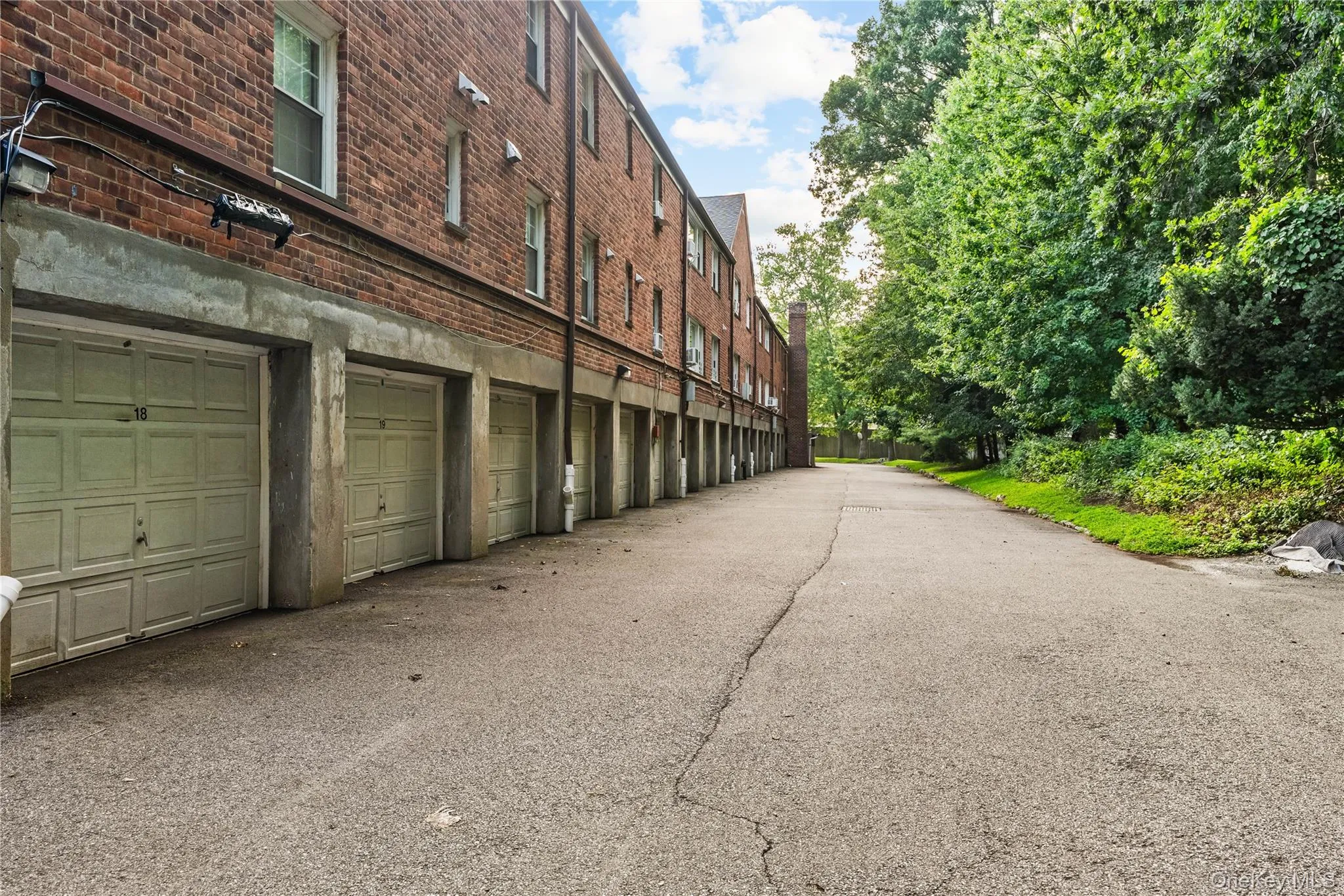 $90 PER GARAGE - NO WAITLIST $90 PER GARAGE - NO WAITLIST