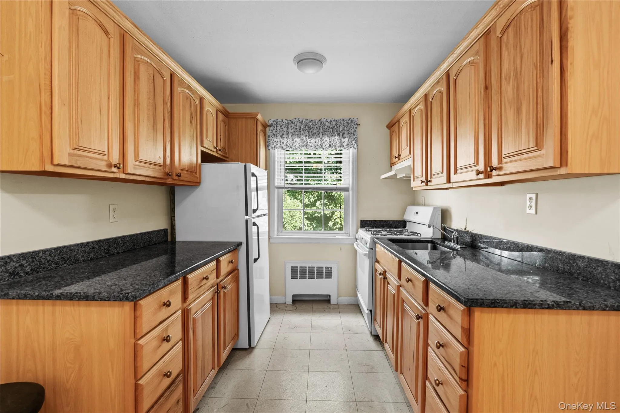 17 Robins Crescent, New Rochelle, NY, 1 Bedroom Bedrooms, 3 Rooms Rooms,1 BathroomBathrooms,Residential,For Rent,Robins,0,1036843 17 Robins Crescent, New Rochelle, NY, 1 Bedroom Bedrooms, 3 Rooms Rooms,1 BathroomBathrooms,Residential,For Rent,Robins,0,1036843