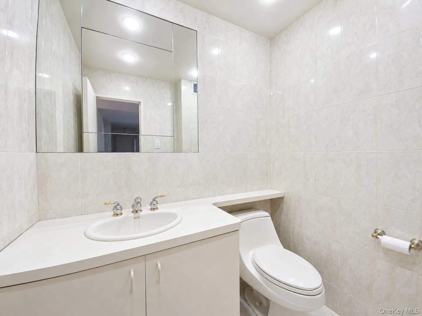 27110 Grand Central Parkway, New York, NY, 2 Bedrooms Bedrooms, 5 Rooms Rooms,2 BathroomsBathrooms,Residential,For Rent,Grand Central,0,1036845 27110 Grand Central Parkway, New York, NY, 2 Bedrooms Bedrooms, 5 Rooms Rooms,2 BathroomsBathrooms,Residential,For Rent,Grand Central,0,1036845