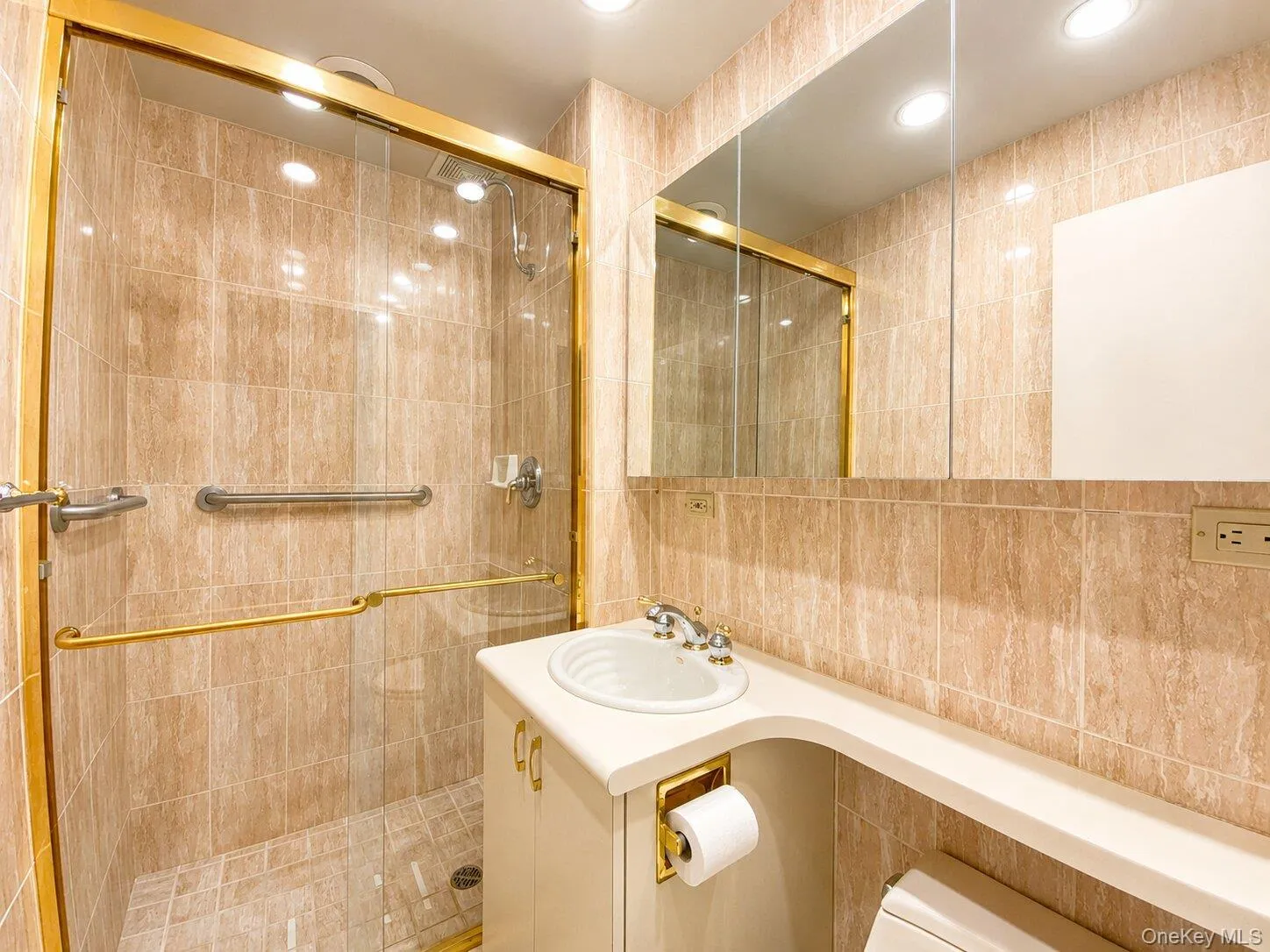 27110 Grand Central Parkway, New York, NY, 2 Bedrooms Bedrooms, 5 Rooms Rooms,2 BathroomsBathrooms,Residential,For Rent,Grand Central,0,1036845 27110 Grand Central Parkway, New York, NY, 2 Bedrooms Bedrooms, 5 Rooms Rooms,2 BathroomsBathrooms,Residential,For Rent,Grand Central,0,1036845
