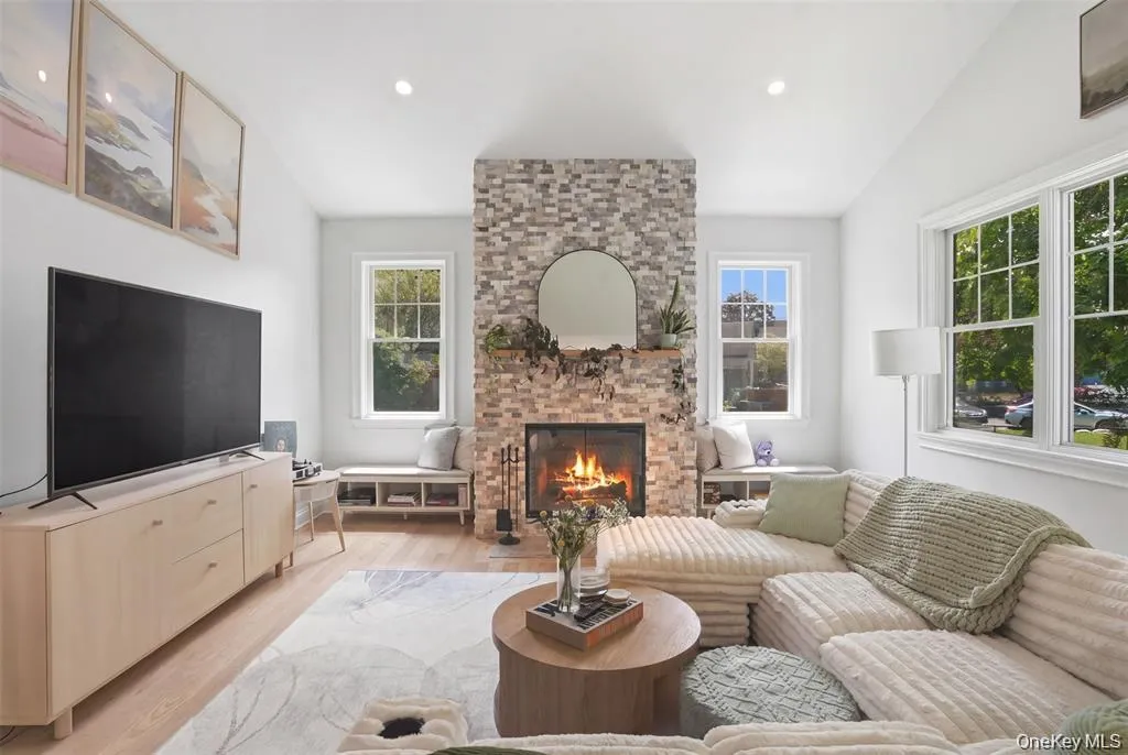 33 Howland Avenue, Beacon, NY, 4 Bedrooms Bedrooms, 12 Rooms Rooms,3 BathroomsBathrooms,Residential,For Rent,Howland,0,1036849 33 Howland Avenue, Beacon, NY, 4 Bedrooms Bedrooms, 12 Rooms Rooms,3 BathroomsBathrooms,Residential,For Rent,Howland,0,1036849
