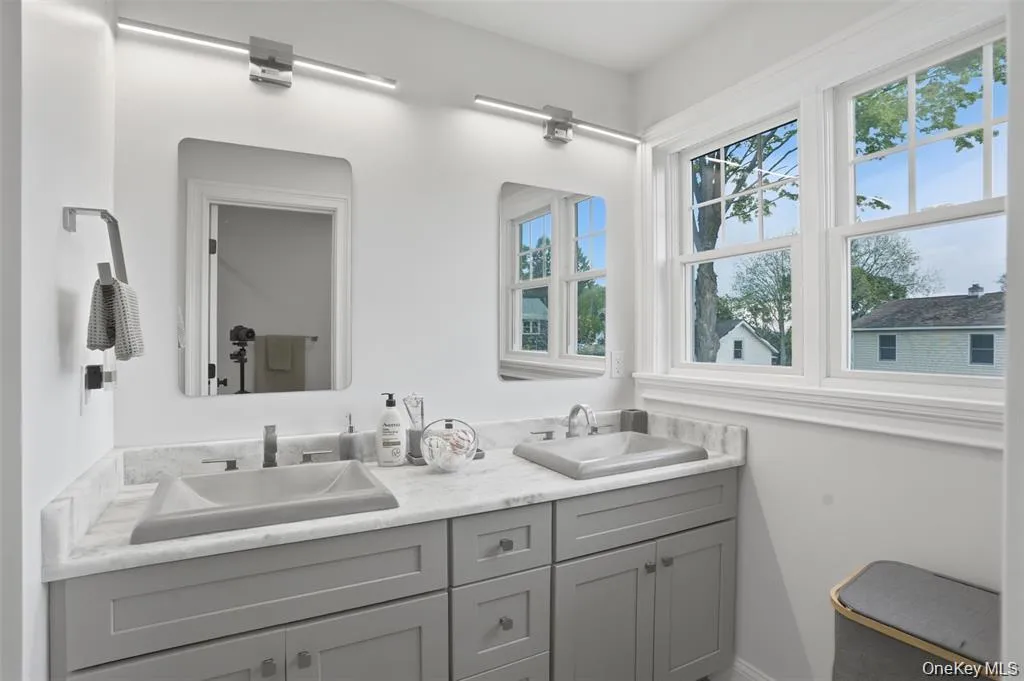 33 Howland Avenue, Beacon, NY, 4 Bedrooms Bedrooms, 12 Rooms Rooms,3 BathroomsBathrooms,Residential,For Rent,Howland,0,1036849 33 Howland Avenue, Beacon, NY, 4 Bedrooms Bedrooms, 12 Rooms Rooms,3 BathroomsBathrooms,Residential,For Rent,Howland,0,1036849