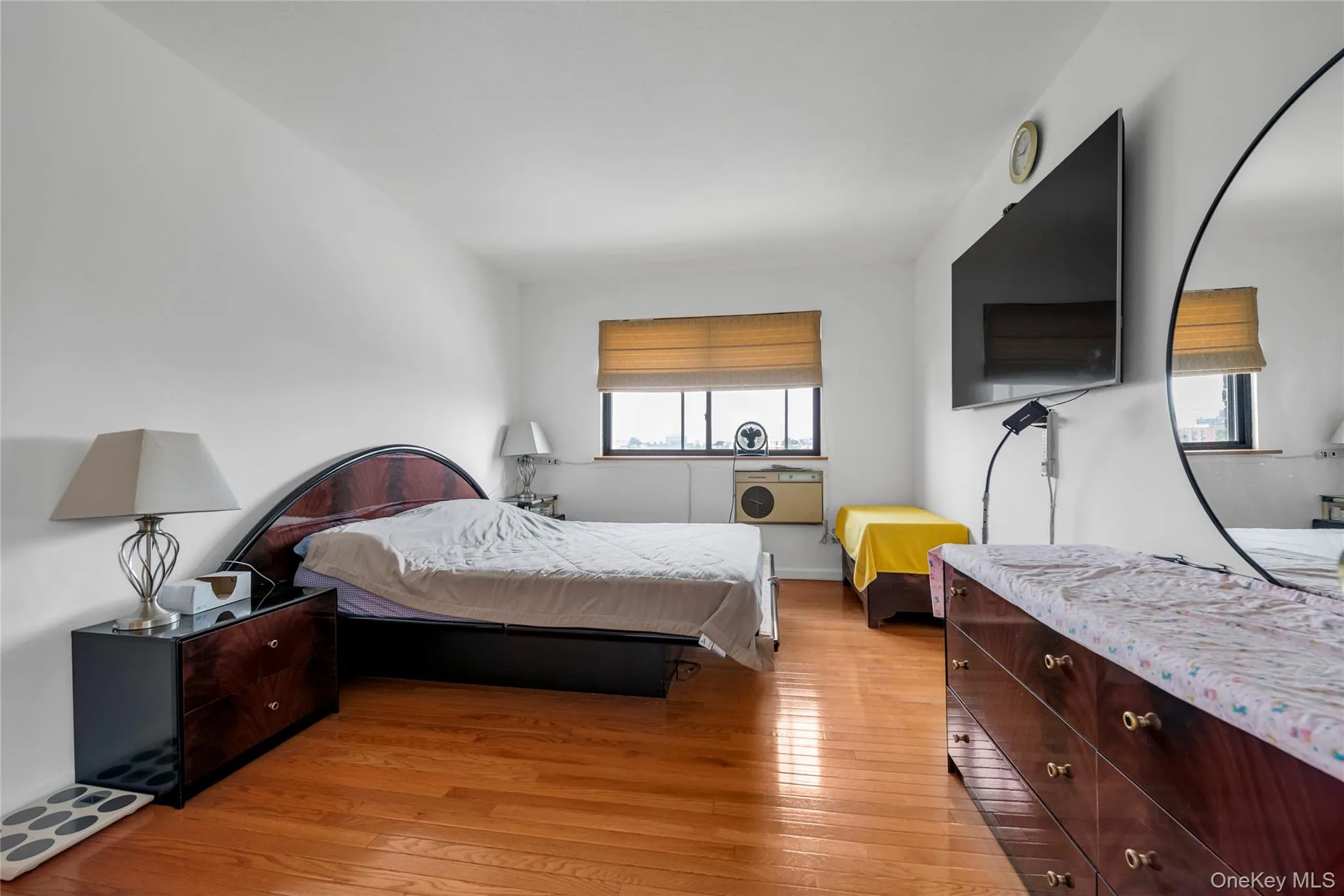 74-49 Calamus Avenue, New York, NY, 3 Bedrooms Bedrooms, 6 Rooms Rooms,1 BathroomBathrooms,Residential,For Rent,Calamus,0,1036853 74-49 Calamus Avenue, New York, NY, 3 Bedrooms Bedrooms, 6 Rooms Rooms,1 BathroomBathrooms,Residential,For Rent,Calamus,0,1036853