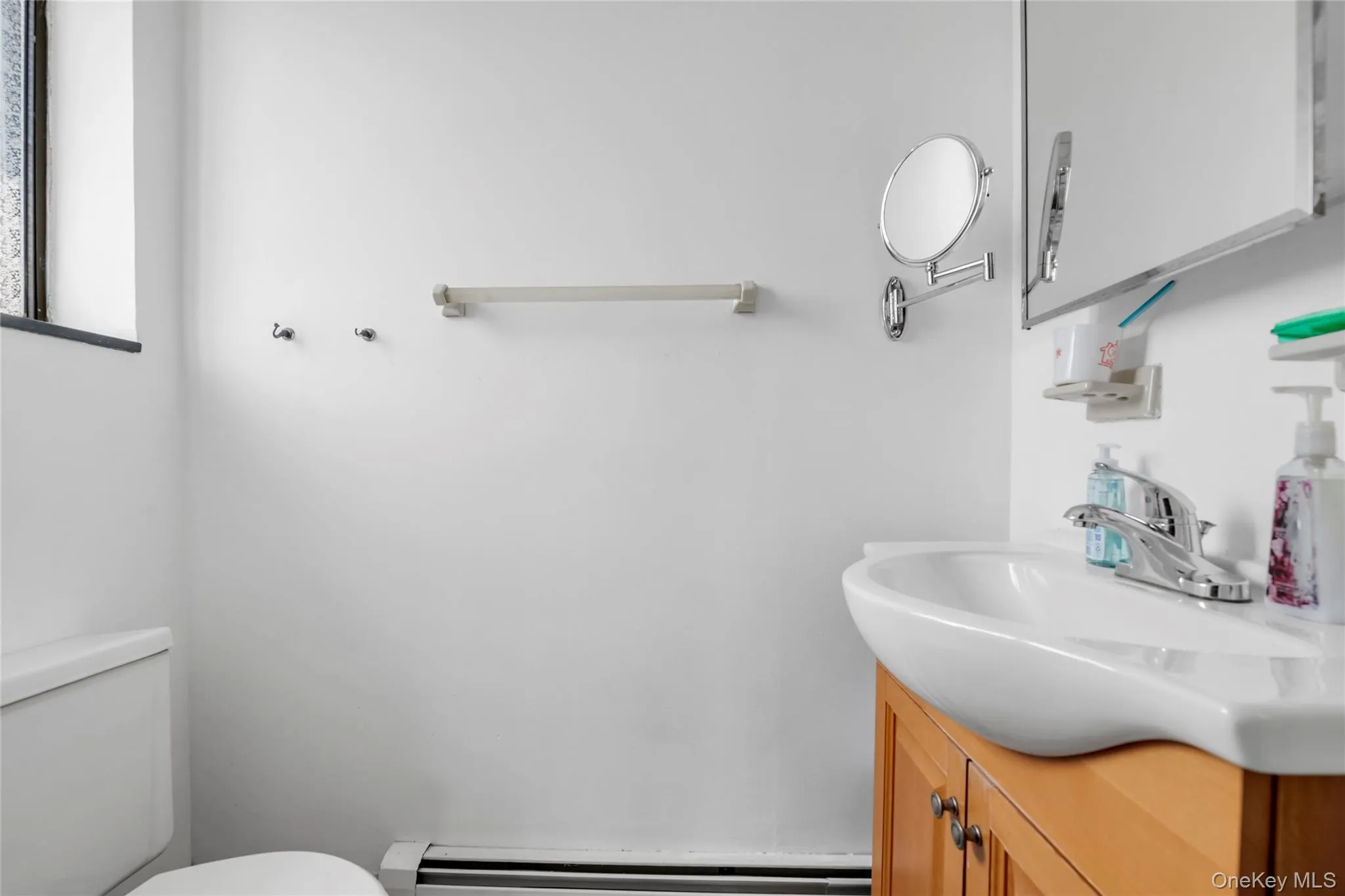 74-49 Calamus Avenue, New York, NY, 3 Bedrooms Bedrooms, 6 Rooms Rooms,1 BathroomBathrooms,Residential,For Rent,Calamus,0,1036853 74-49 Calamus Avenue, New York, NY, 3 Bedrooms Bedrooms, 6 Rooms Rooms,1 BathroomBathrooms,Residential,For Rent,Calamus,0,1036853