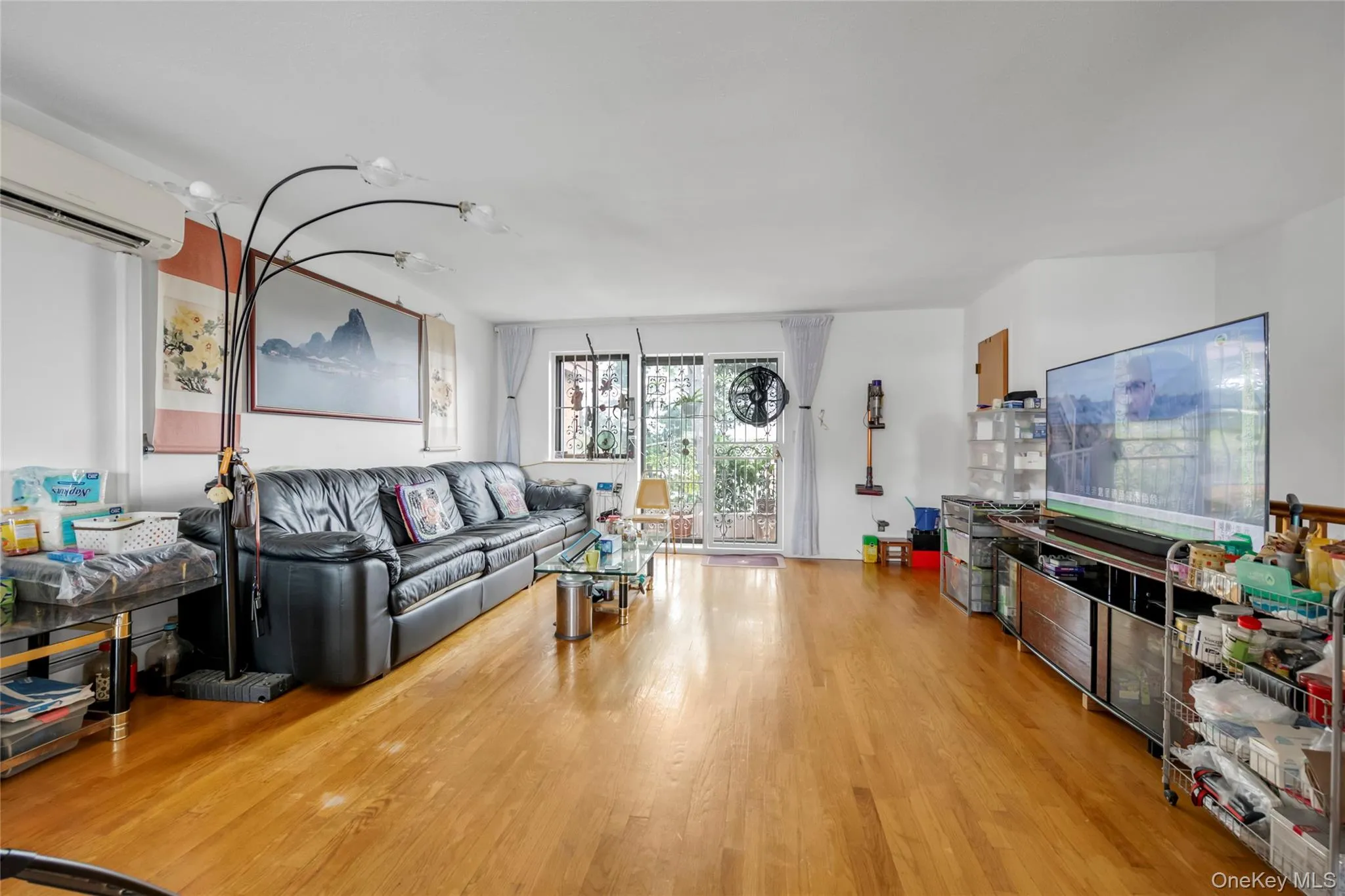 74-49 Calamus Avenue, New York, NY, 3 Bedrooms Bedrooms, 6 Rooms Rooms,1 BathroomBathrooms,Residential,For Rent,Calamus,0,1036853 74-49 Calamus Avenue, New York, NY, 3 Bedrooms Bedrooms, 6 Rooms Rooms,1 BathroomBathrooms,Residential,For Rent,Calamus,0,1036853