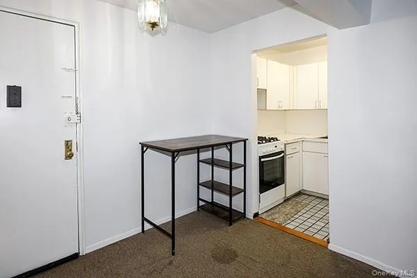 120 Horton Highway, North Hempstead, NY, 3 Rooms Rooms,1 BathroomBathrooms,Residential,For Rent,Horton,0,1036854 120 Horton Highway, North Hempstead, NY, 3 Rooms Rooms,1 BathroomBathrooms,Residential,For Rent,Horton,0,1036854