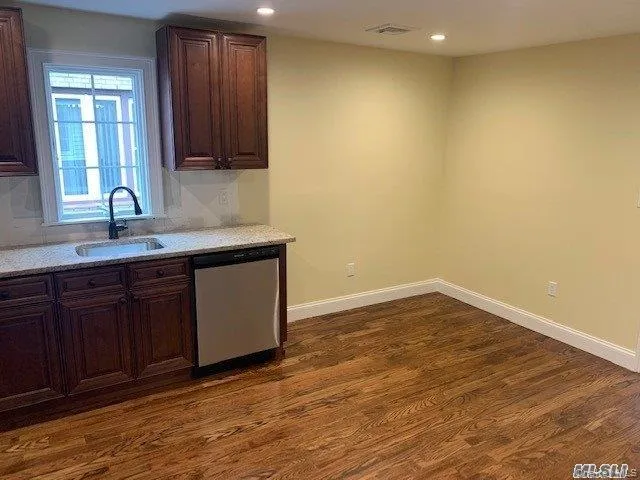 13 Lincoln Road, Hempstead, NY, 2 Bedrooms Bedrooms, 5 Rooms Rooms,1 BathroomBathrooms,Residential Lease,For Rent,Lincoln,0,1036856 13 Lincoln Road, Hempstead, NY, 2 Bedrooms Bedrooms, 5 Rooms Rooms,1 BathroomBathrooms,Residential Lease,For Rent,Lincoln,0,1036856