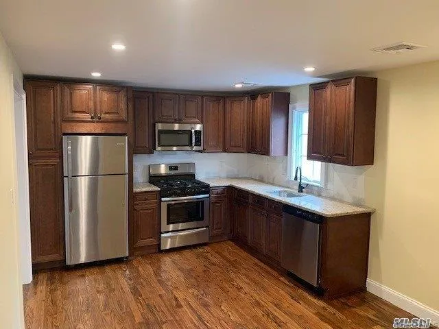 13 Lincoln Road, Hempstead, NY, 2 Bedrooms Bedrooms, 5 Rooms Rooms,1 BathroomBathrooms,Residential Lease,For Rent,Lincoln,0,1036856 13 Lincoln Road, Hempstead, NY, 2 Bedrooms Bedrooms, 5 Rooms Rooms,1 BathroomBathrooms,Residential Lease,For Rent,Lincoln,0,1036856