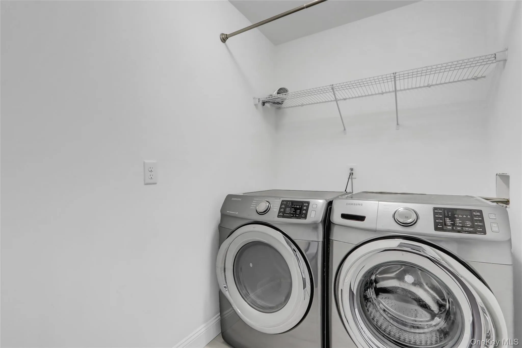 11 Lillian Lane, Oyster Bay, NY, 5 Bedrooms Bedrooms, 9 Rooms Rooms,4 BathroomsBathrooms,Residential Lease,For Rent,Lillian,0,1036860 11 Lillian Lane, Oyster Bay, NY, 5 Bedrooms Bedrooms, 9 Rooms Rooms,4 BathroomsBathrooms,Residential Lease,For Rent,Lillian,0,1036860