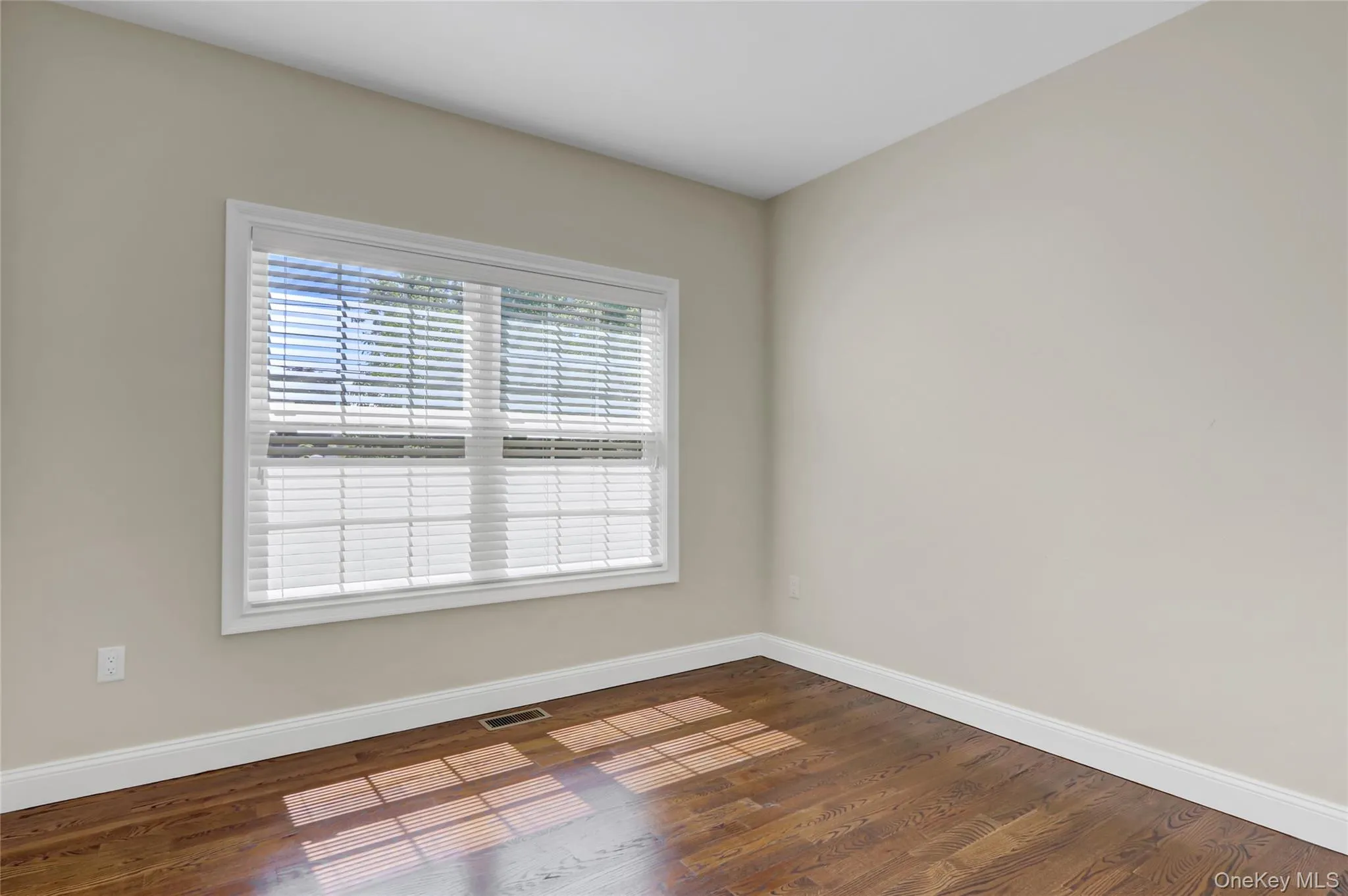 11 Lillian Lane, Oyster Bay, NY, 5 Bedrooms Bedrooms, 9 Rooms Rooms,4 BathroomsBathrooms,Residential Lease,For Rent,Lillian,0,1036860 11 Lillian Lane, Oyster Bay, NY, 5 Bedrooms Bedrooms, 9 Rooms Rooms,4 BathroomsBathrooms,Residential Lease,For Rent,Lillian,0,1036860
