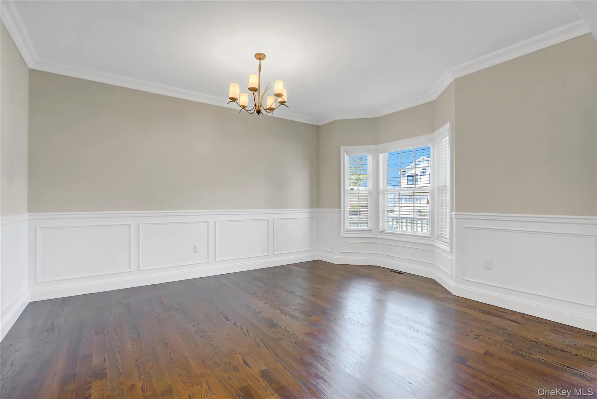 11 Lillian Lane, Oyster Bay, NY, 5 Bedrooms Bedrooms, 9 Rooms Rooms,4 BathroomsBathrooms,Residential Lease,For Rent,Lillian,0,1036860 11 Lillian Lane, Oyster Bay, NY, 5 Bedrooms Bedrooms, 9 Rooms Rooms,4 BathroomsBathrooms,Residential Lease,For Rent,Lillian,0,1036860