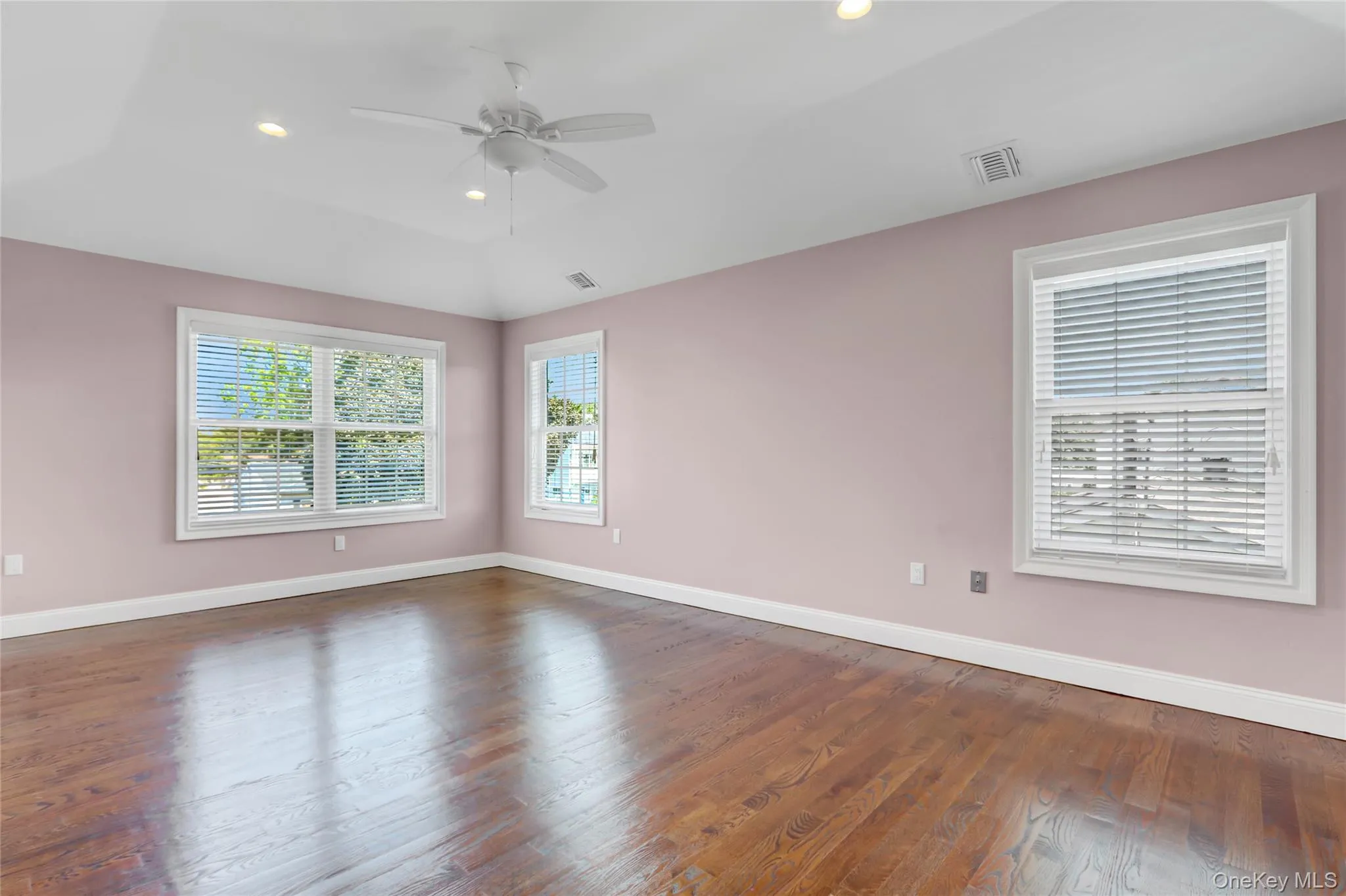 11 Lillian Lane, Oyster Bay, NY, 5 Bedrooms Bedrooms, 9 Rooms Rooms,4 BathroomsBathrooms,Residential Lease,For Rent,Lillian,0,1036860 11 Lillian Lane, Oyster Bay, NY, 5 Bedrooms Bedrooms, 9 Rooms Rooms,4 BathroomsBathrooms,Residential Lease,For Rent,Lillian,0,1036860