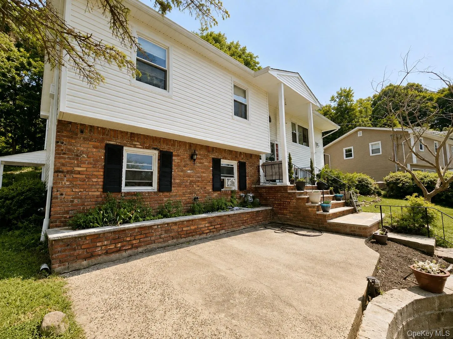 14 Rock Drive, Clarkstown, NY, 5 Bedrooms Bedrooms, 8 Rooms Rooms,2 BathroomsBathrooms,Residential,For Rent,Rock,0,1036868 14 Rock Drive, Clarkstown, NY, 5 Bedrooms Bedrooms, 8 Rooms Rooms,2 BathroomsBathrooms,Residential,For Rent,Rock,0,1036868