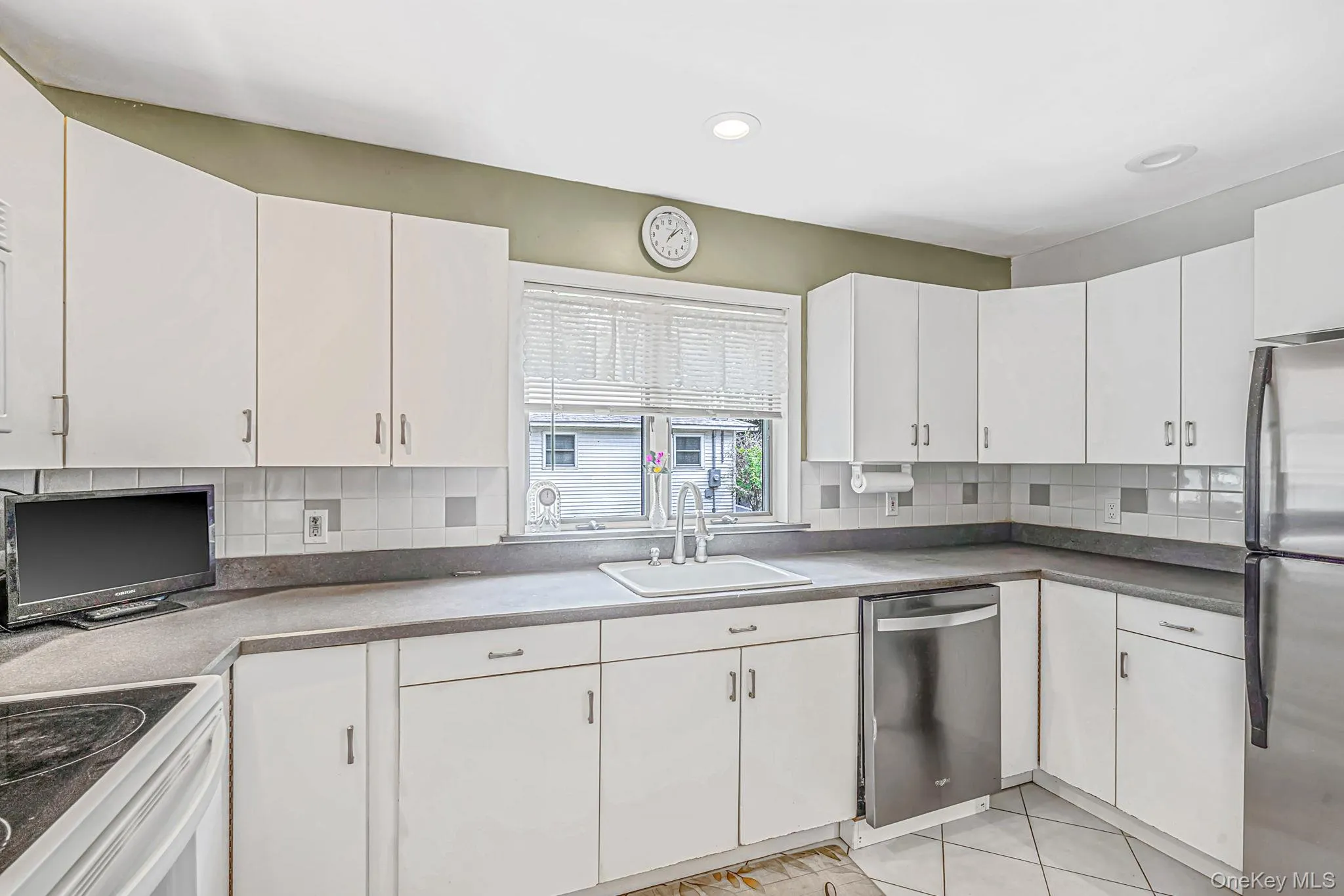 35 6th Street, Brookhaven, NY, 3 Bedrooms Bedrooms, 7 Rooms Rooms,1 BathroomBathrooms,Residential,For Rent,6th,0,1036873 35 6th Street, Brookhaven, NY, 3 Bedrooms Bedrooms, 7 Rooms Rooms,1 BathroomBathrooms,Residential,For Rent,6th,0,1036873