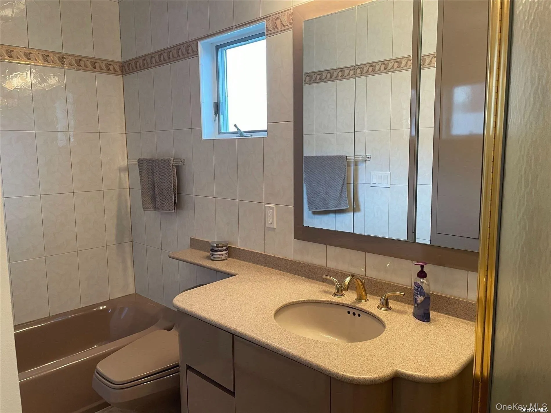 40 Malone Avenue, Long Beach, NY, 3 Bedrooms Bedrooms, 6 Rooms Rooms,2 BathroomsBathrooms,Residential Lease,For Rent,Malone,0,1036874 40 Malone Avenue, Long Beach, NY, 3 Bedrooms Bedrooms, 6 Rooms Rooms,2 BathroomsBathrooms,Residential Lease,For Rent,Malone,0,1036874