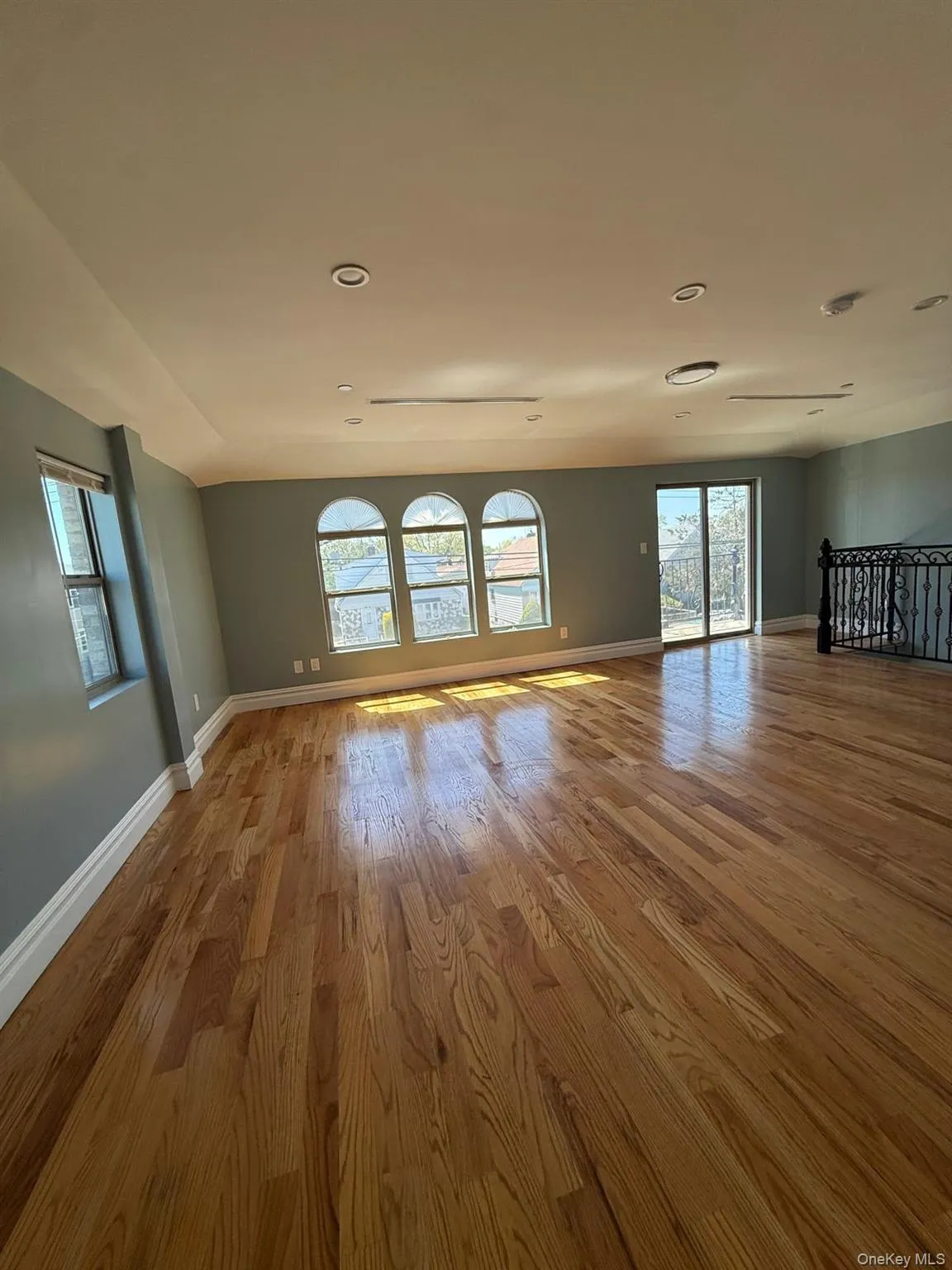 ling/dining area/egress to balcony ling/dining area/egress to balcony