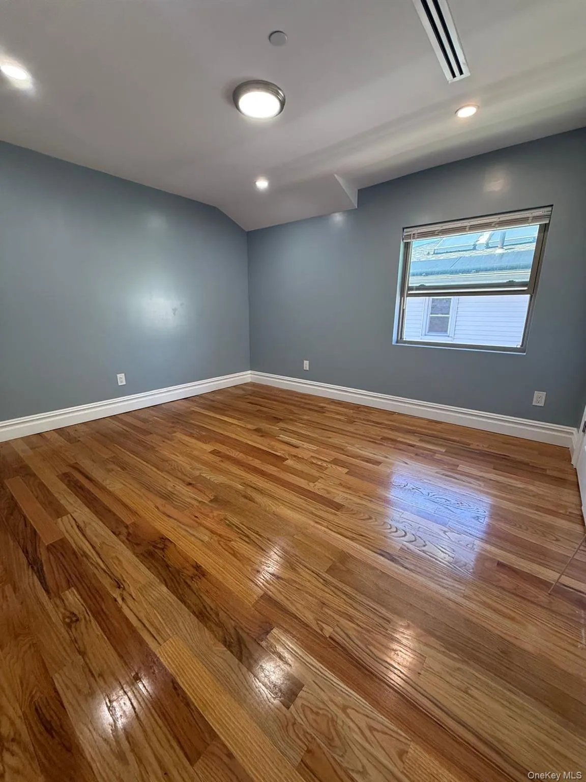 13421 158th Street, New York, NY, 3 Bedrooms Bedrooms, 4 Rooms Rooms,2 BathroomsBathrooms,Residential Lease,For Rent,158th,0,1036880 13421 158th Street, New York, NY, 3 Bedrooms Bedrooms, 4 Rooms Rooms,2 BathroomsBathrooms,Residential Lease,For Rent,158th,0,1036880