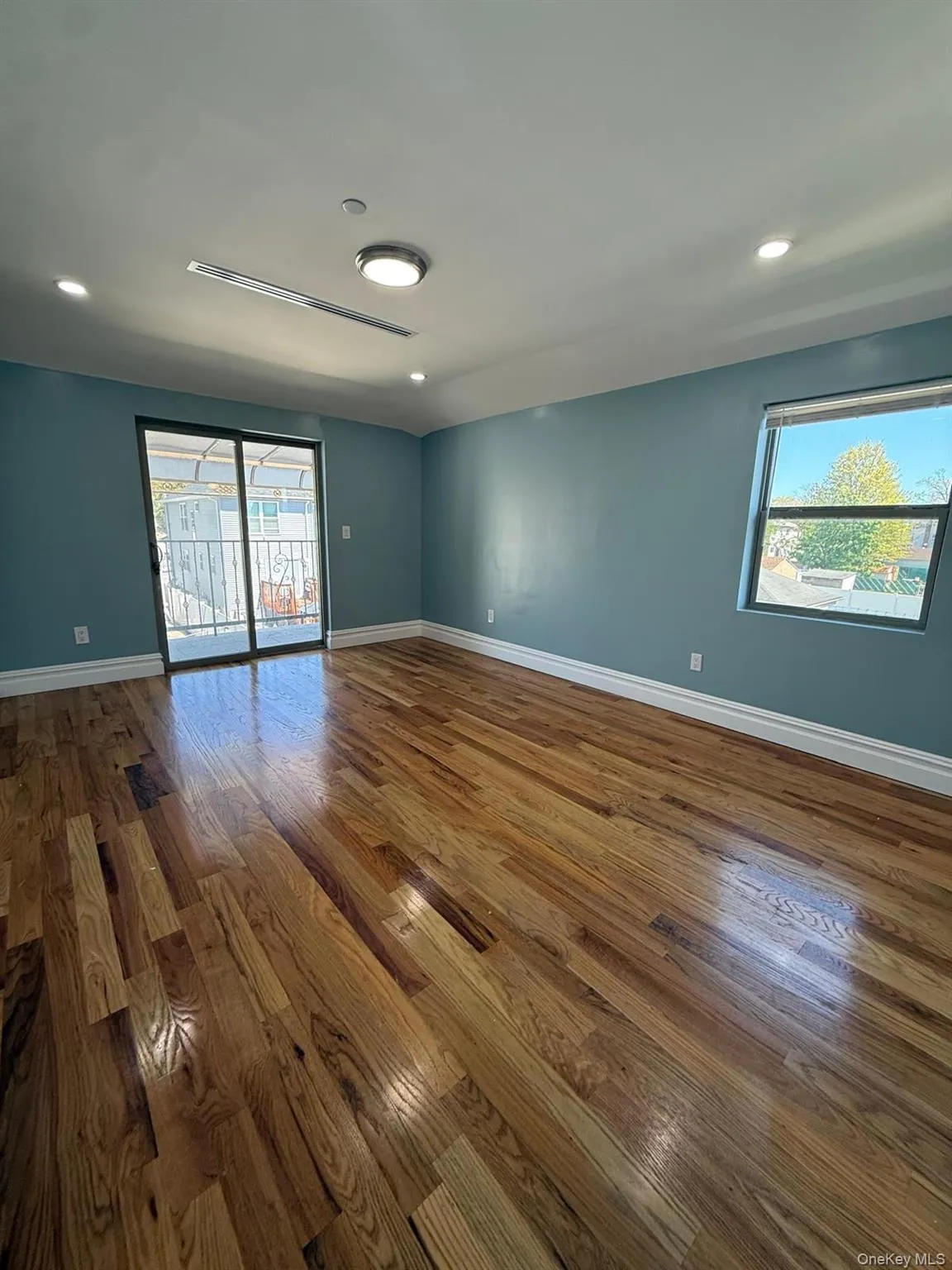 13421 158th Street, New York, NY, 3 Bedrooms Bedrooms, 4 Rooms Rooms,2 BathroomsBathrooms,Residential Lease,For Rent,158th,0,1036880 13421 158th Street, New York, NY, 3 Bedrooms Bedrooms, 4 Rooms Rooms,2 BathroomsBathrooms,Residential Lease,For Rent,158th,0,1036880