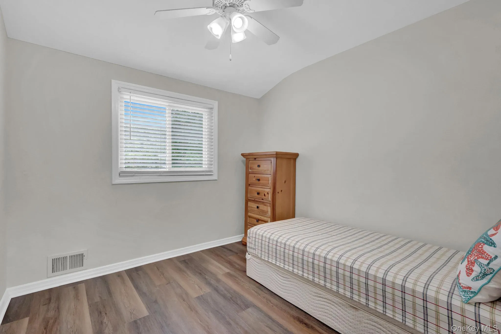 727 Peter Paul Drive, Islip, NY, 4 Bedrooms Bedrooms, 10 Rooms Rooms,2 BathroomsBathrooms,Residential,For Rent,Peter Paul,0,1036883 727 Peter Paul Drive, Islip, NY, 4 Bedrooms Bedrooms, 10 Rooms Rooms,2 BathroomsBathrooms,Residential,For Rent,Peter Paul,0,1036883
