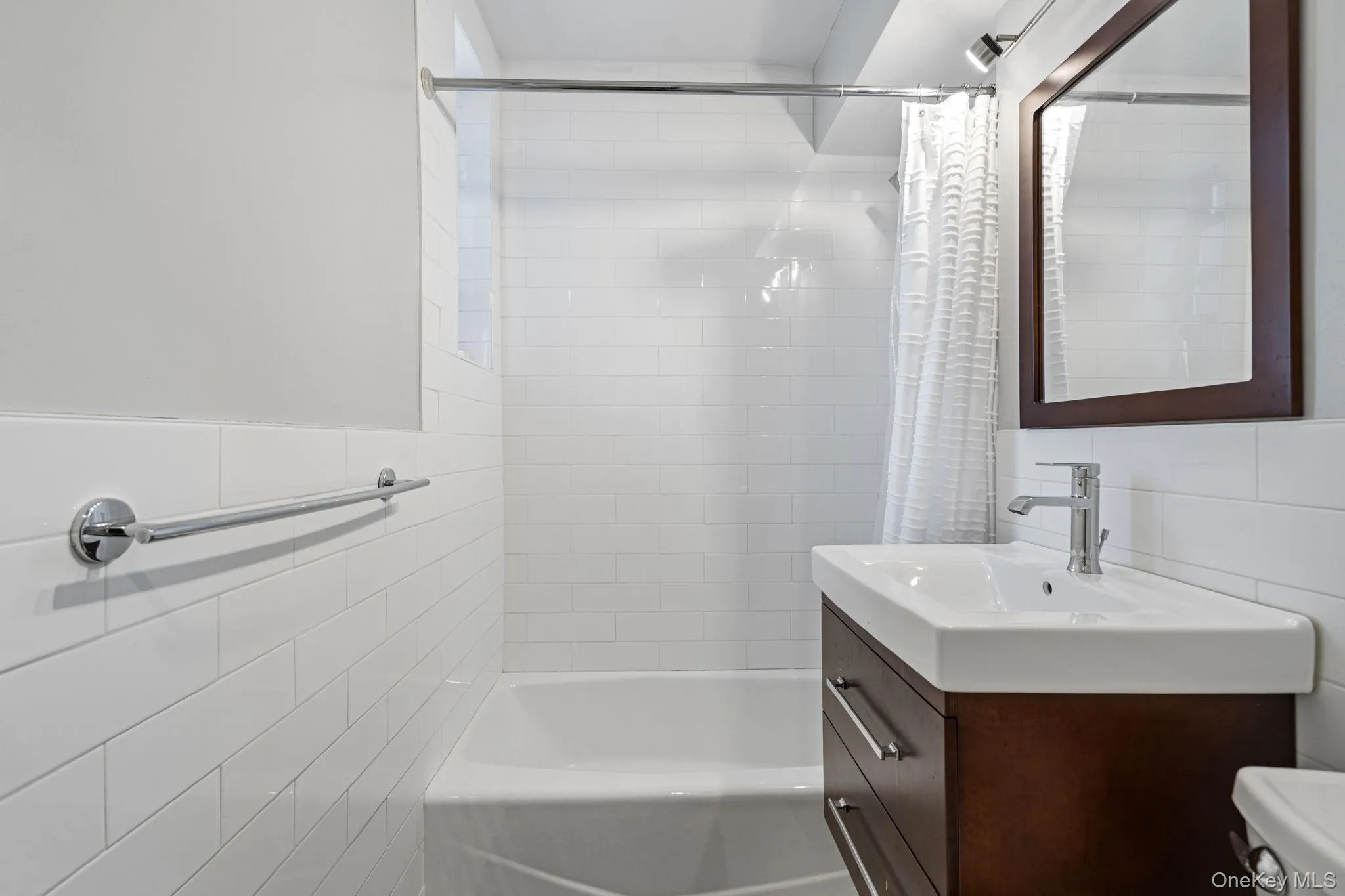67-30 Dartmouth Street, New York, NY, 1 Bedroom Bedrooms, 5 Rooms Rooms,1 BathroomBathrooms,Residential,For Rent,Dartmouth,0,1036888 67-30 Dartmouth Street, New York, NY, 1 Bedroom Bedrooms, 5 Rooms Rooms,1 BathroomBathrooms,Residential,For Rent,Dartmouth,0,1036888