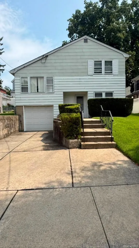 4139 248th Street, New York, NY, 5 Bedrooms Bedrooms, 8 Rooms Rooms,2 BathroomsBathrooms,Residential,For Rent,248th,0,1036899 4139 248th Street, New York, NY, 5 Bedrooms Bedrooms, 8 Rooms Rooms,2 BathroomsBathrooms,Residential,For Rent,248th,0,1036899